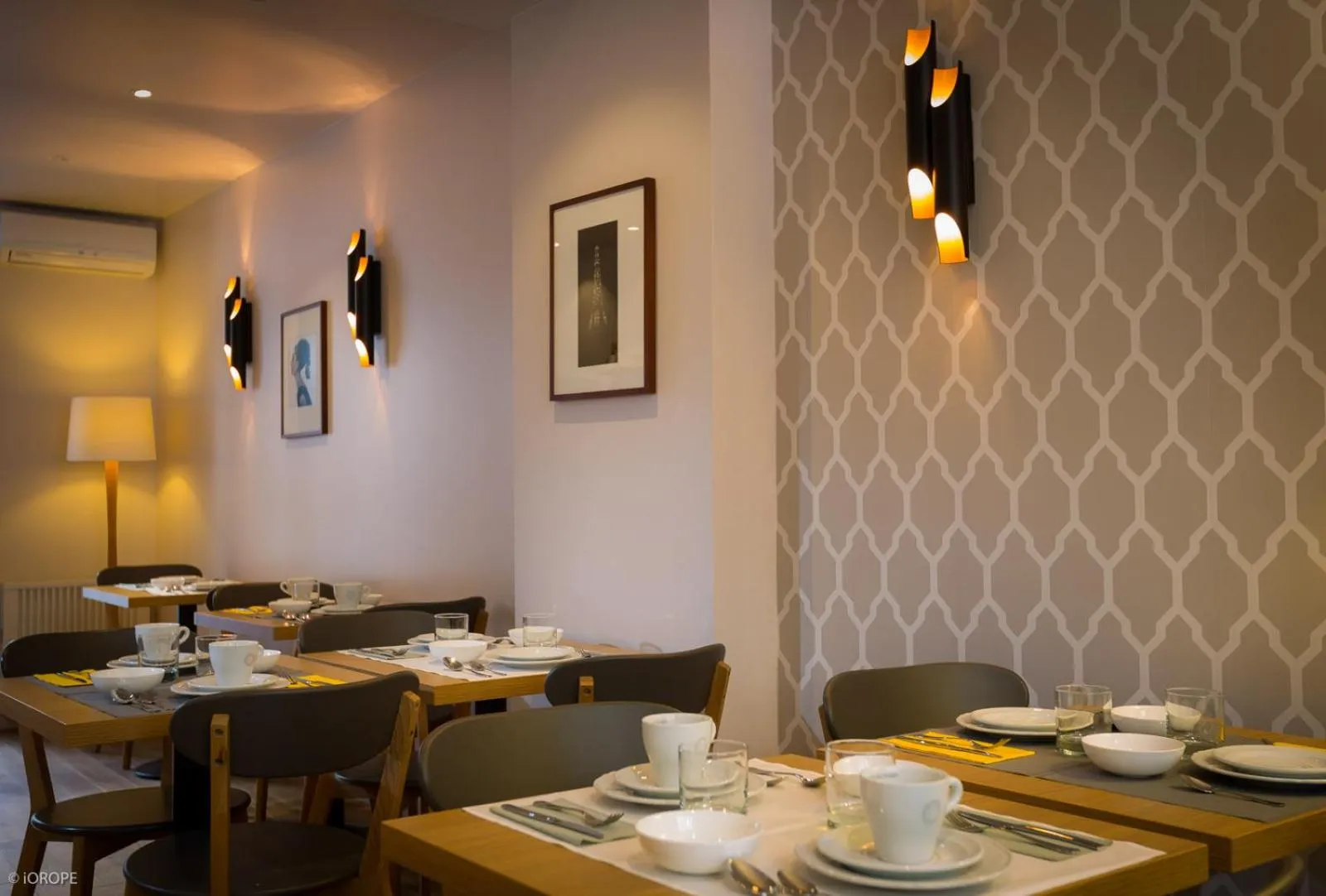 Restaurant/places to eat in Hotel Mirabeau Eiffel