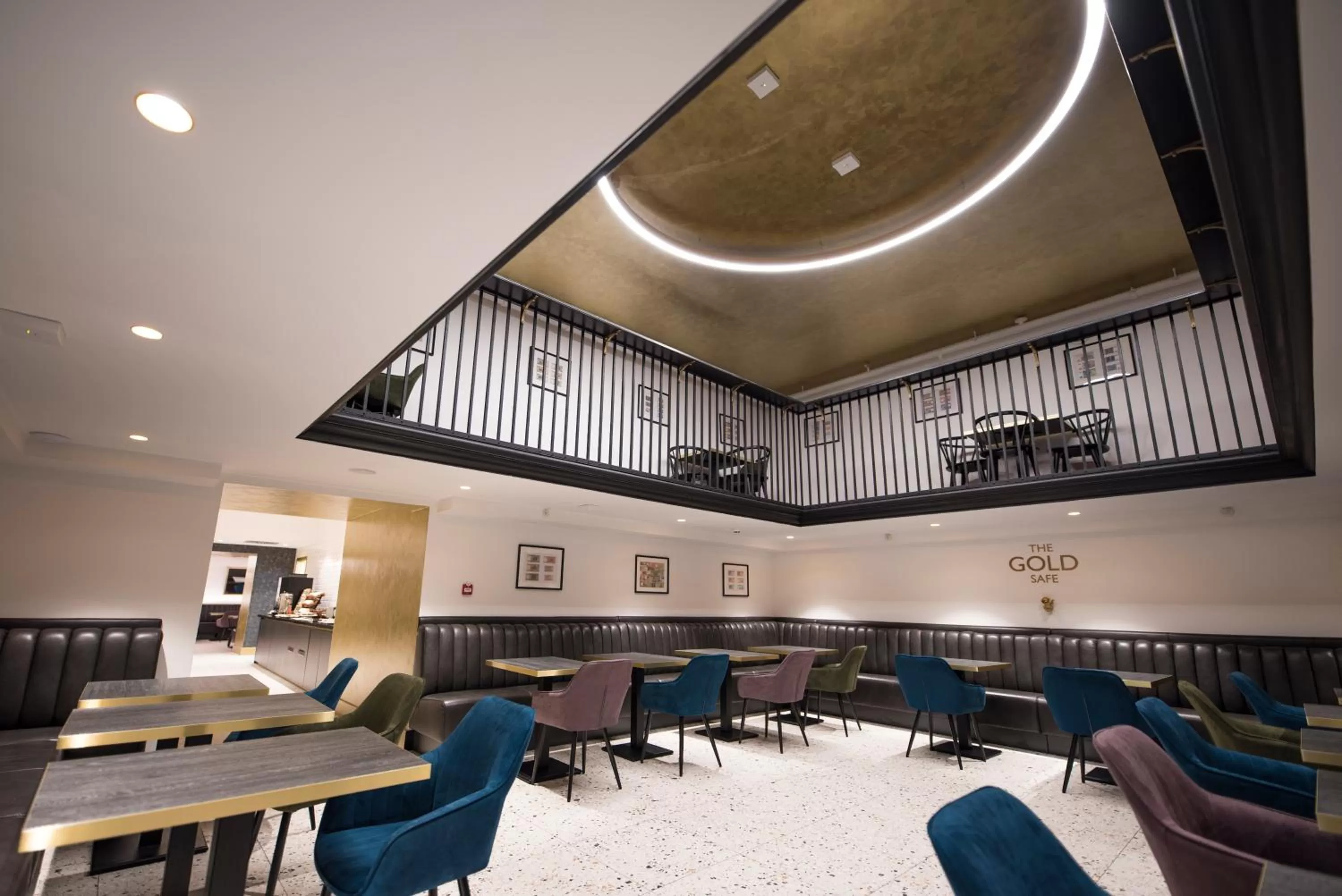 Breakfast in The Gold Bank