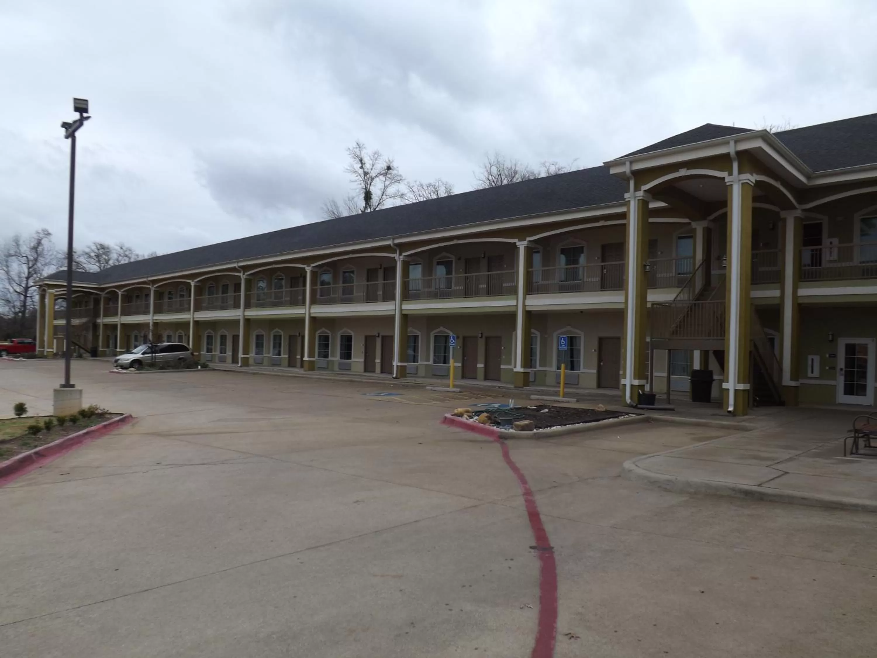 Property building in Sunriser Inn