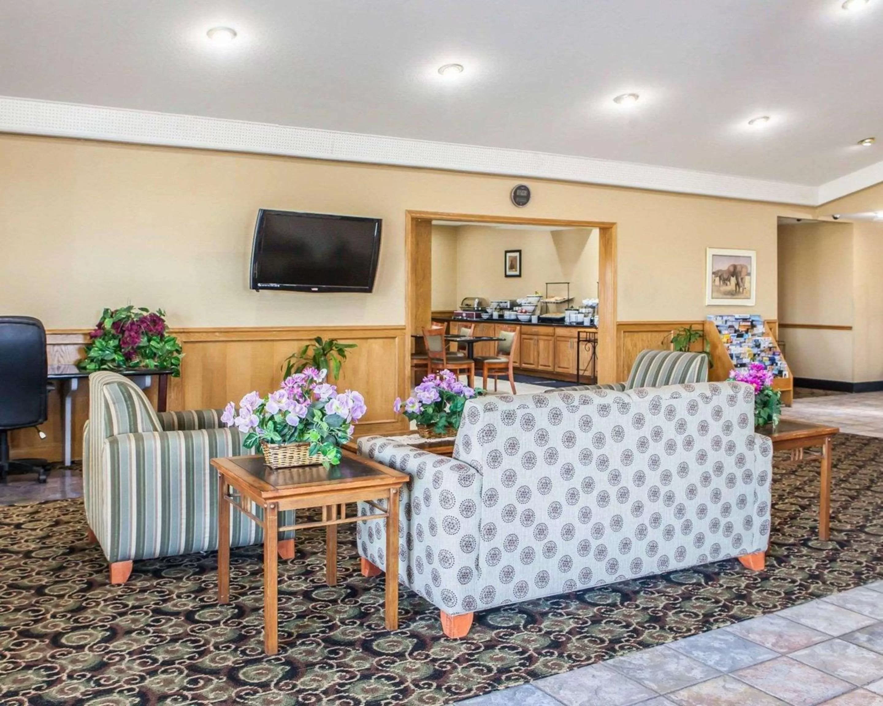 Lobby or reception in Quality Inn Belton - Kansas City South