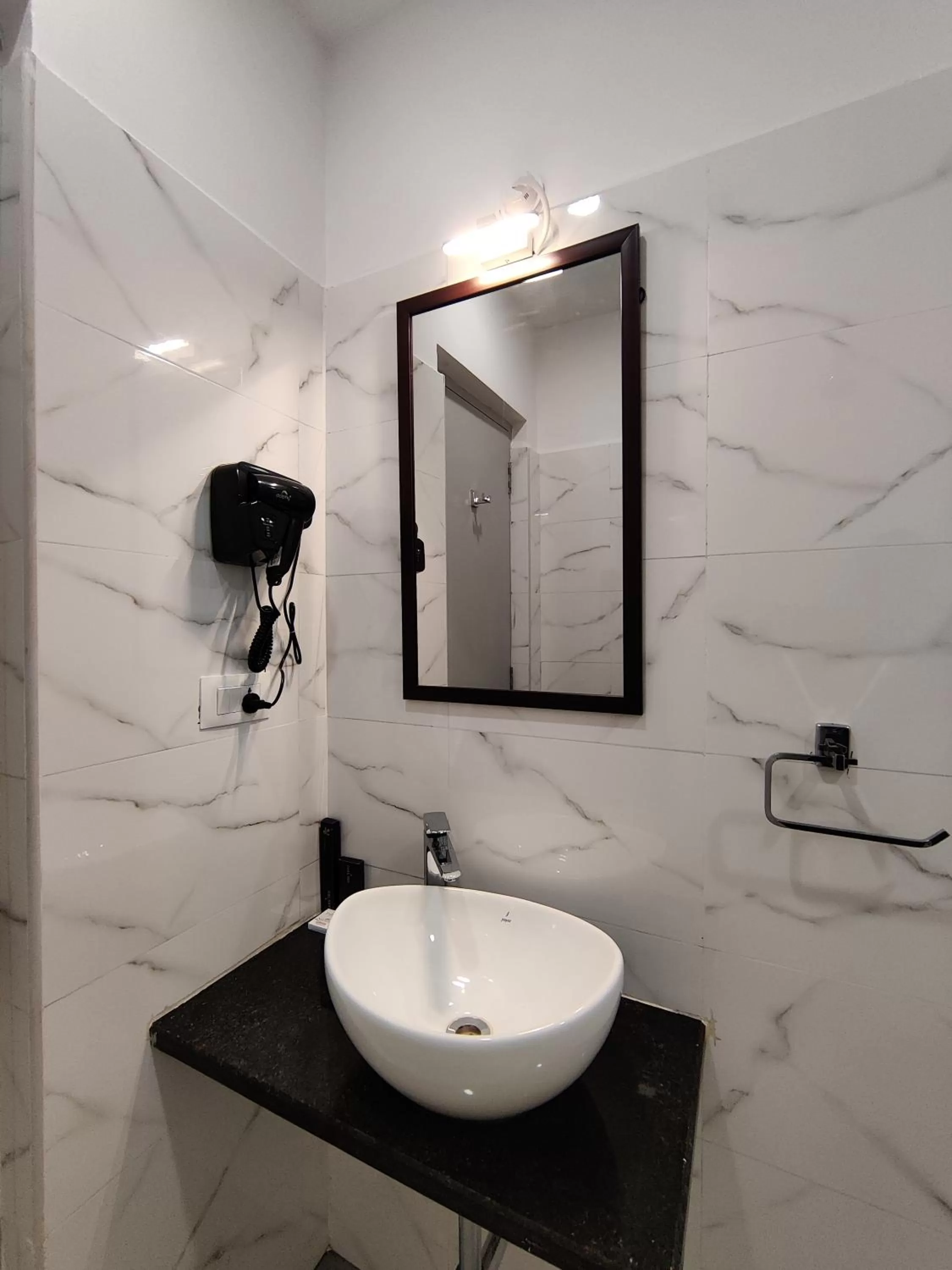 Bathroom in PARK IRIS HOTELS, Bharathi Nagar