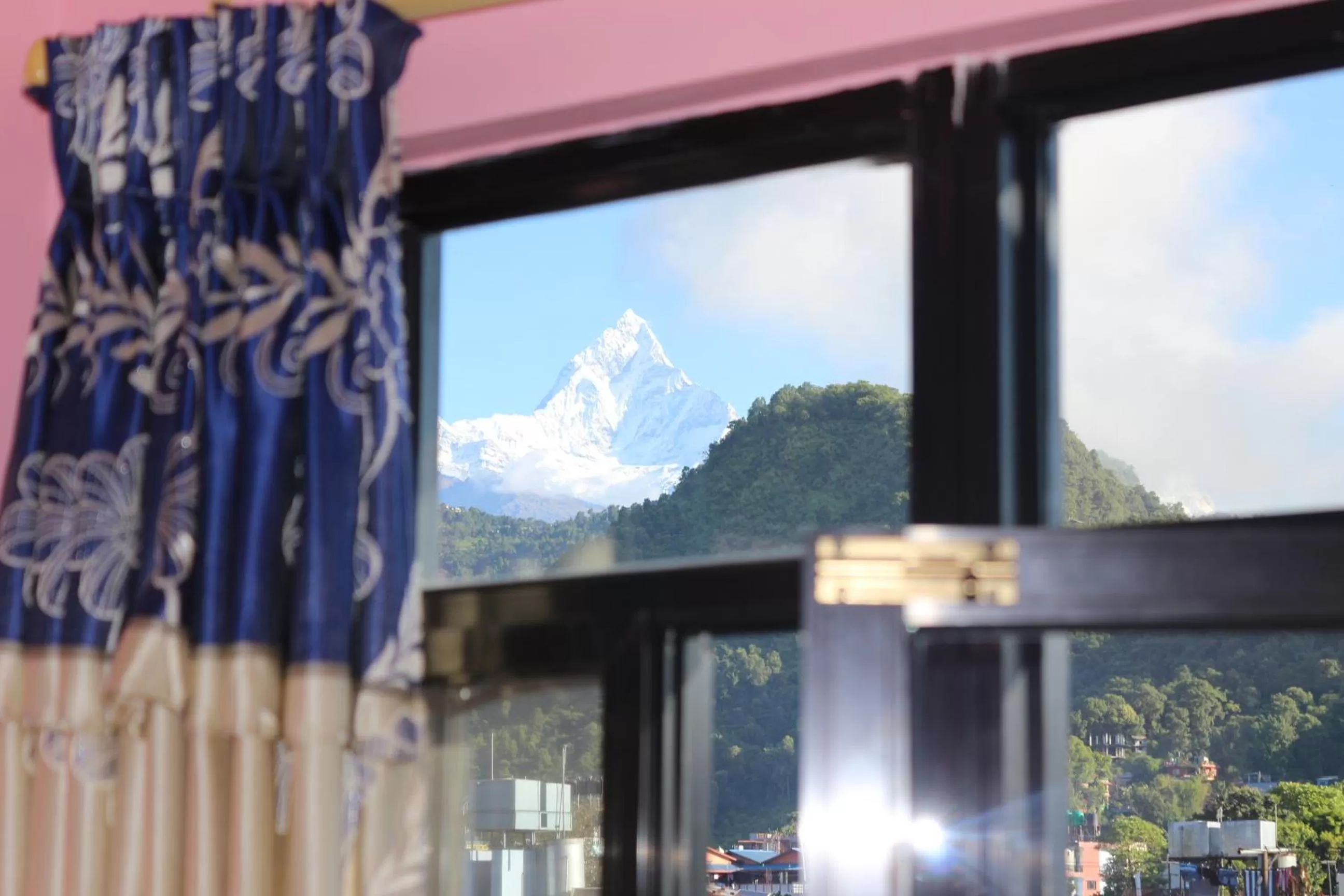 Mountain view in Hotel Buttercup