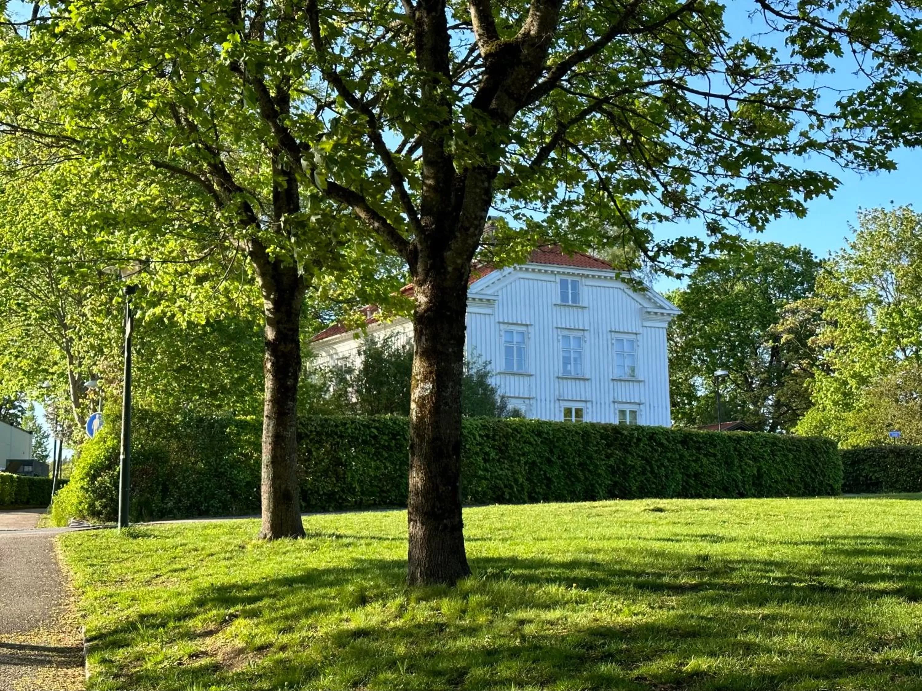 Property Building in Kinna Bed & Breakfast