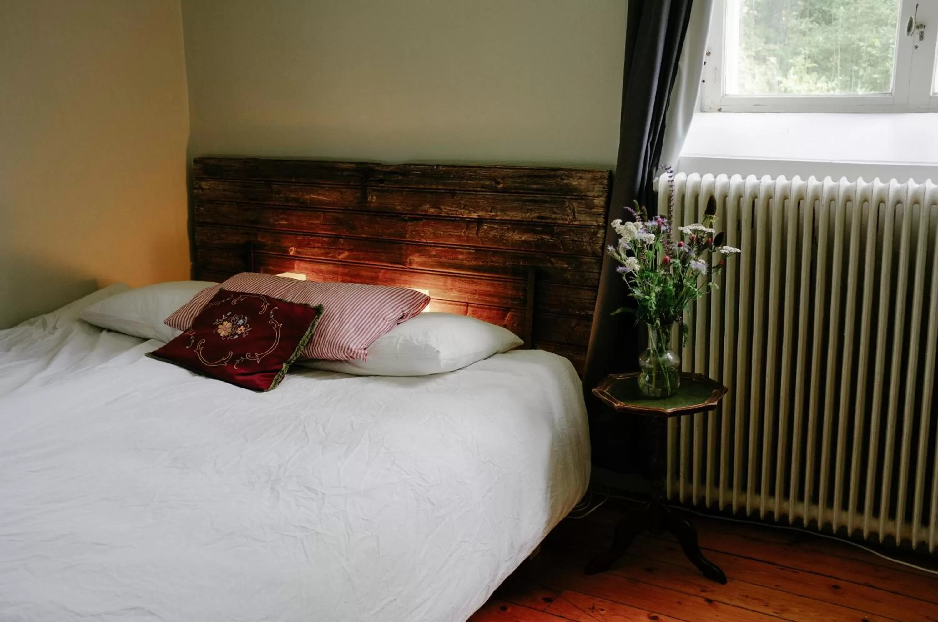 Bed in Baggå Skola BnB & Café