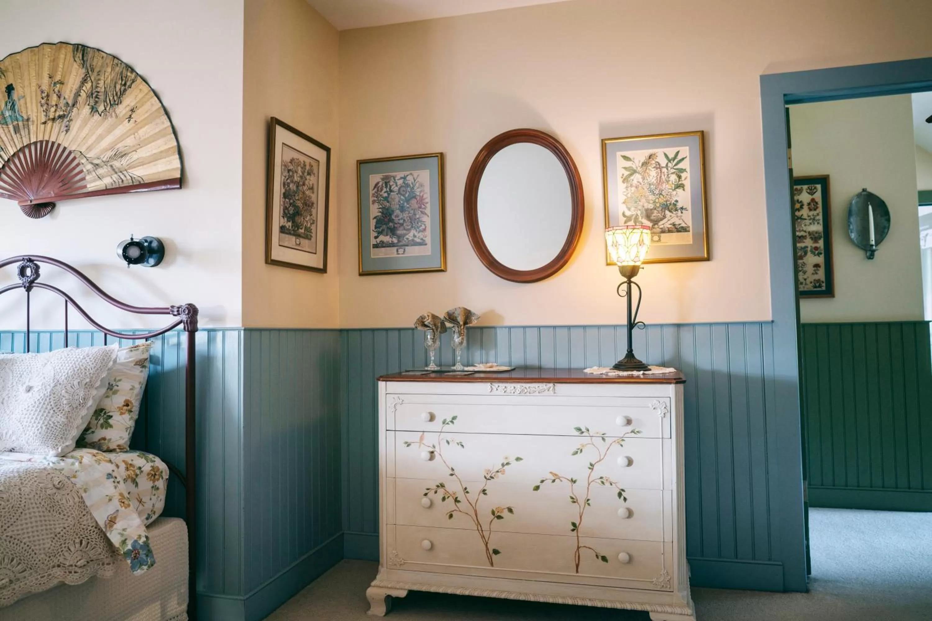 Patio in Hummingbird Inn