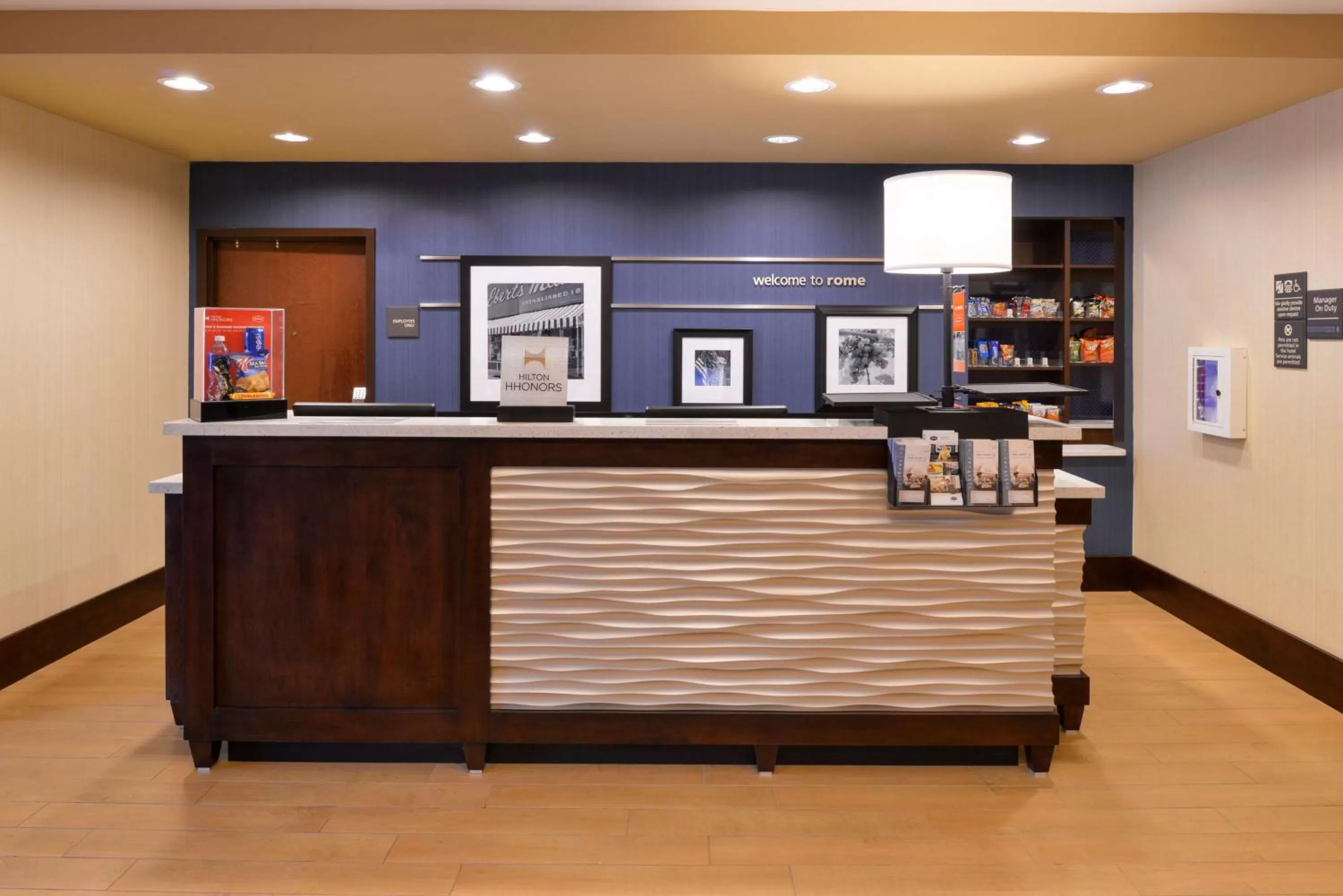 Lobby or reception in Hampton Inn Rome
