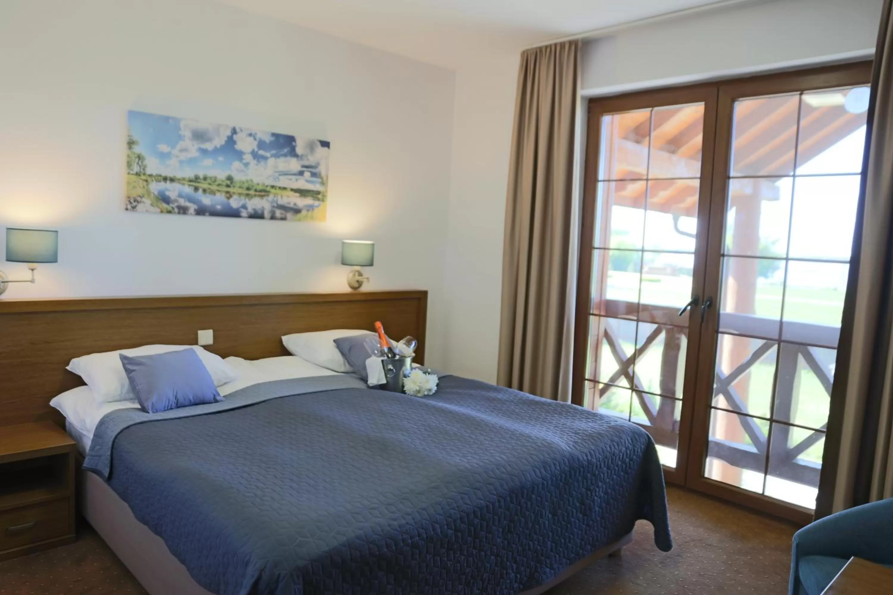 Bed in HOTEL CICHA WODA NIEPORĘT