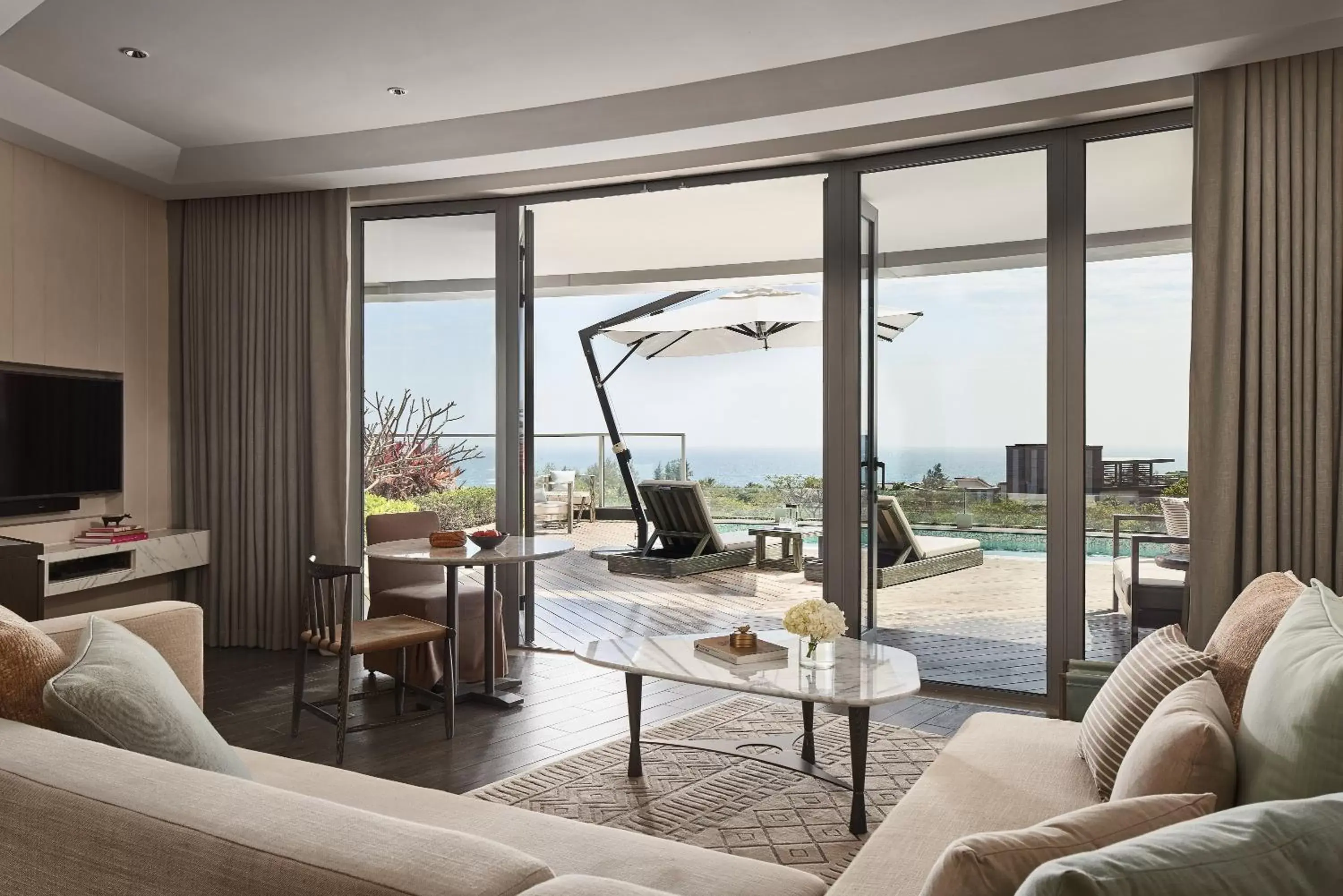 Ocean View Pool Suite in Rosewood Sanya Ocean View Pool Suite in Rosewood Sanya