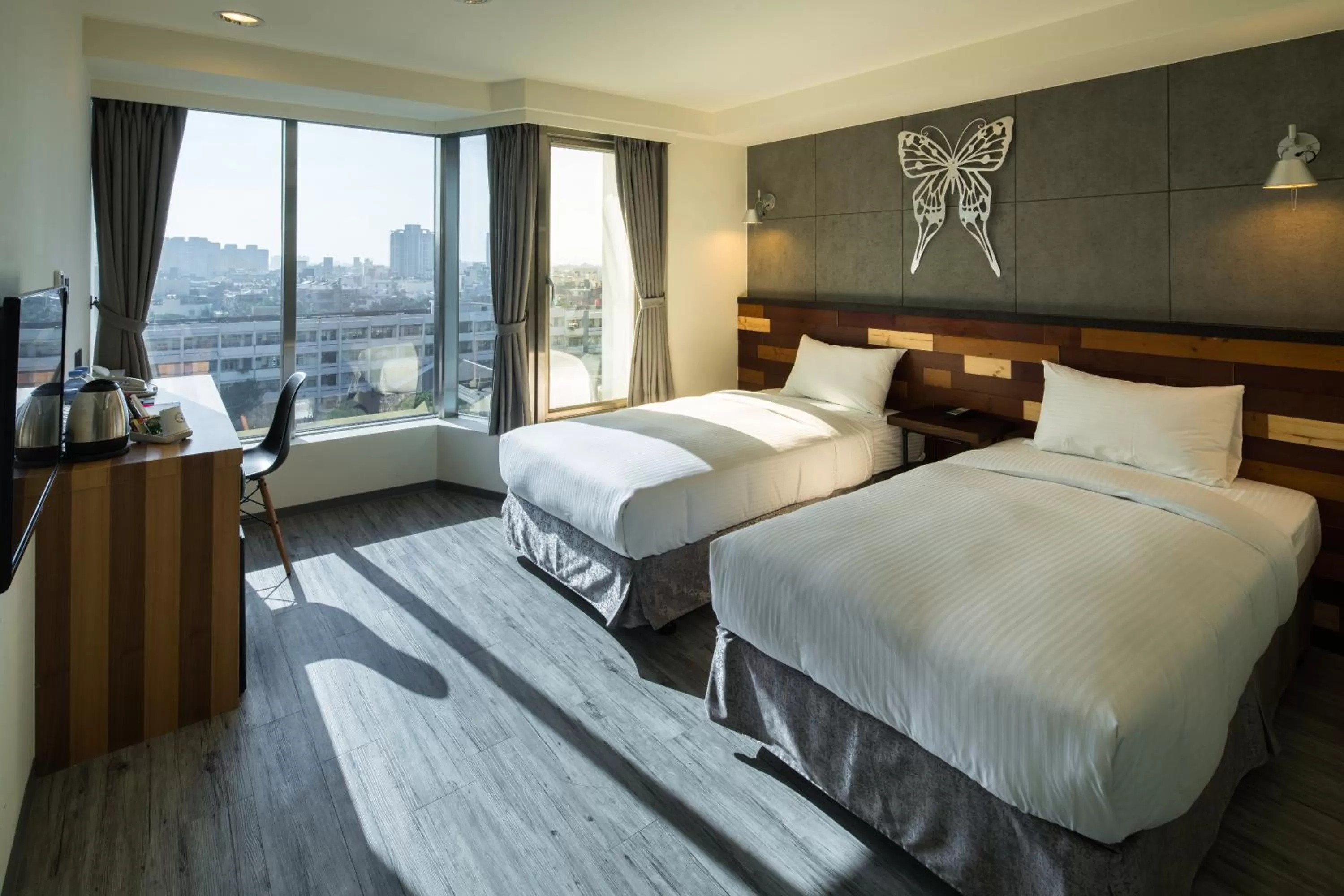 Photo of the whole room, Bed in Xinshe Hotel - Hsinchu