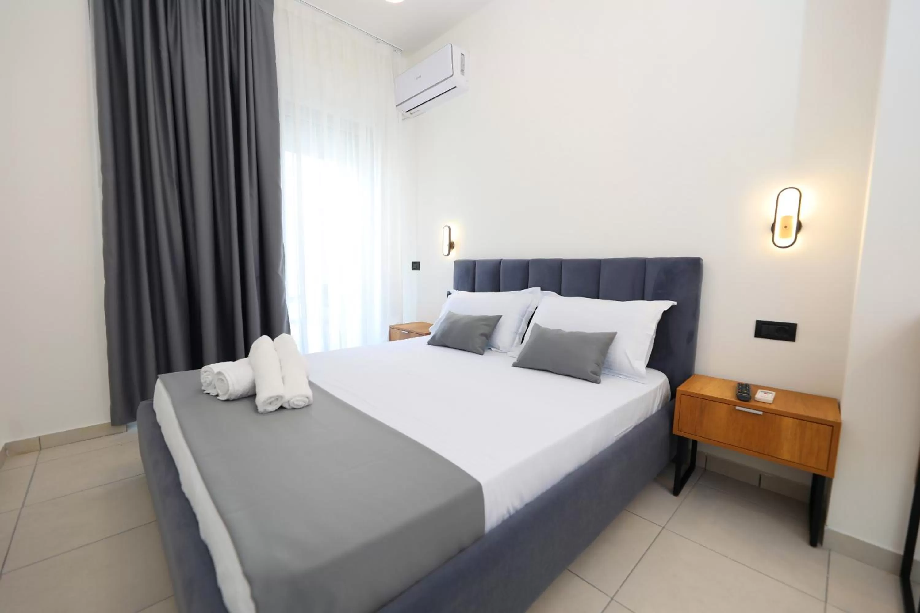 Photo of the whole room, Bed in Maor Hotel