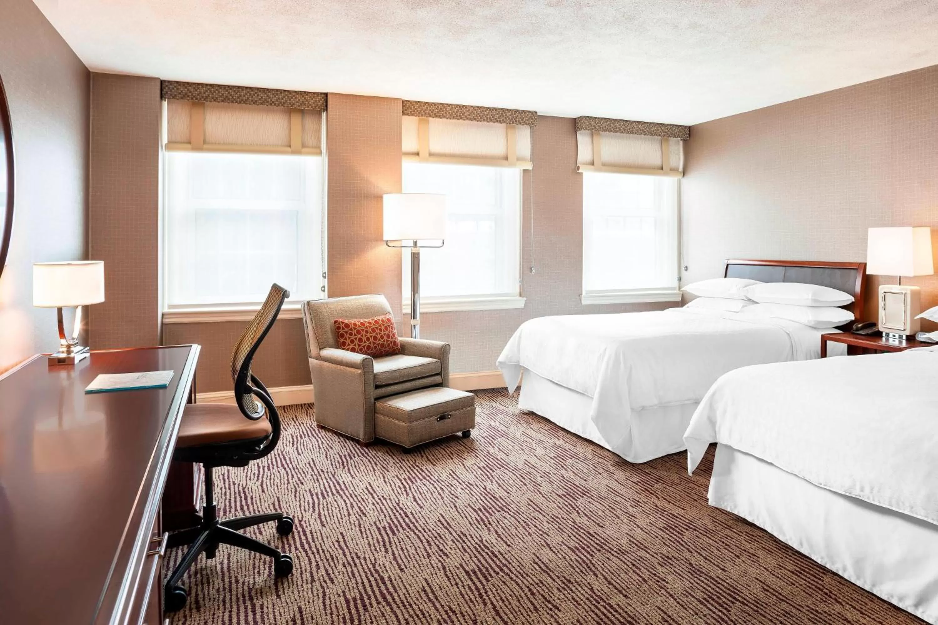 Guest room, 2 Double in Sheraton Commander Hotel