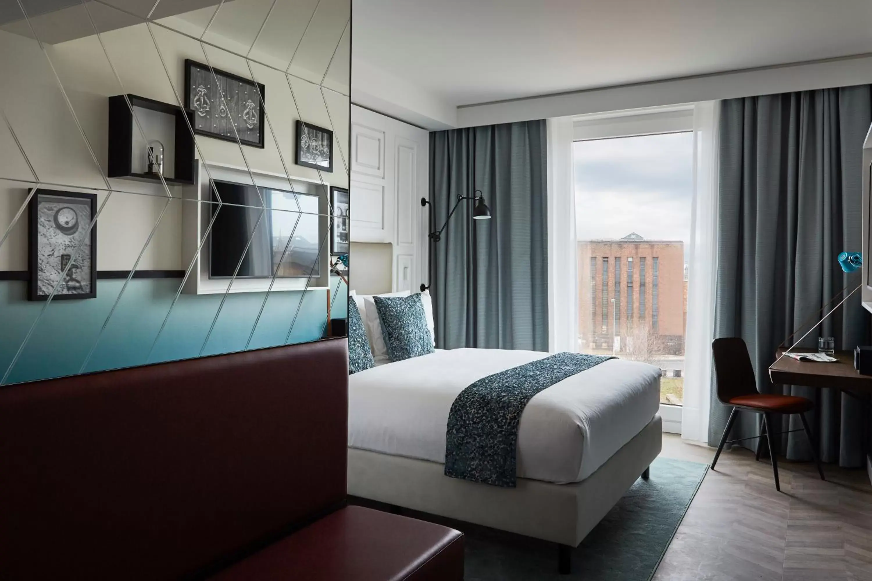 Premium Queen Room with City View in Hotel Indigo Dresden - Wettiner Platz by IHG Premium Queen Room with City View in Hotel Indigo Dresden - Wettiner Platz by IHG