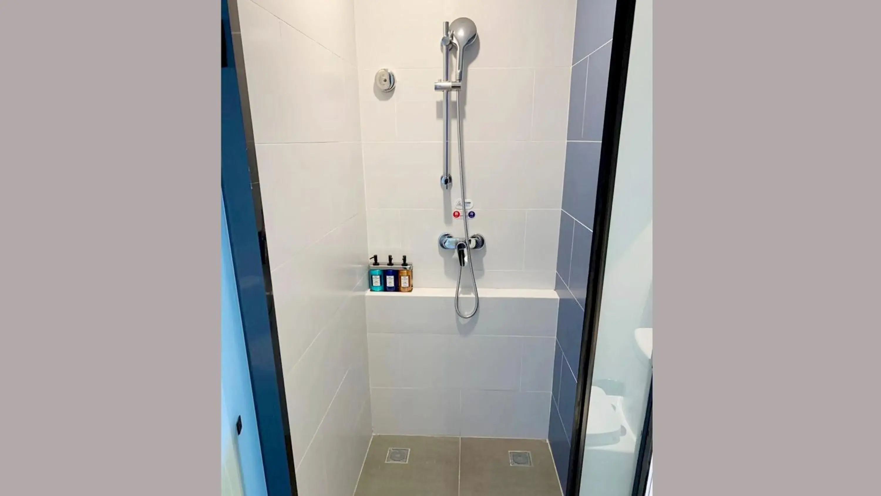 Double Room with Two Double Beds - Non-Smoking in Holiday Inn Express Linyi West, an IHG Hotel Double Room with Two Double Beds - Non-Smoking in Holiday Inn Express Linyi West, an IHG Hotel