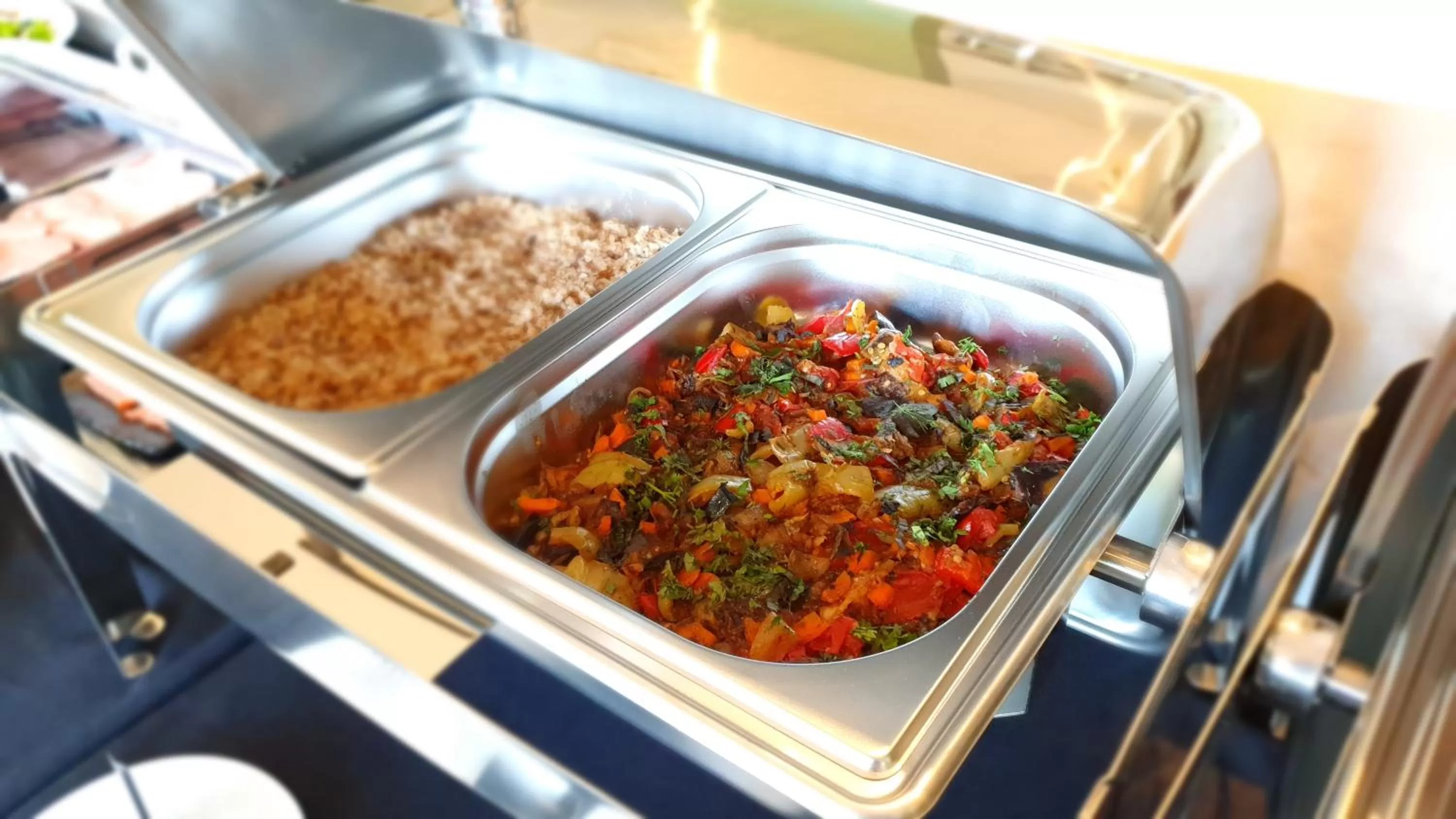 Restaurant/places to eat in CAROUSEL HOTEL