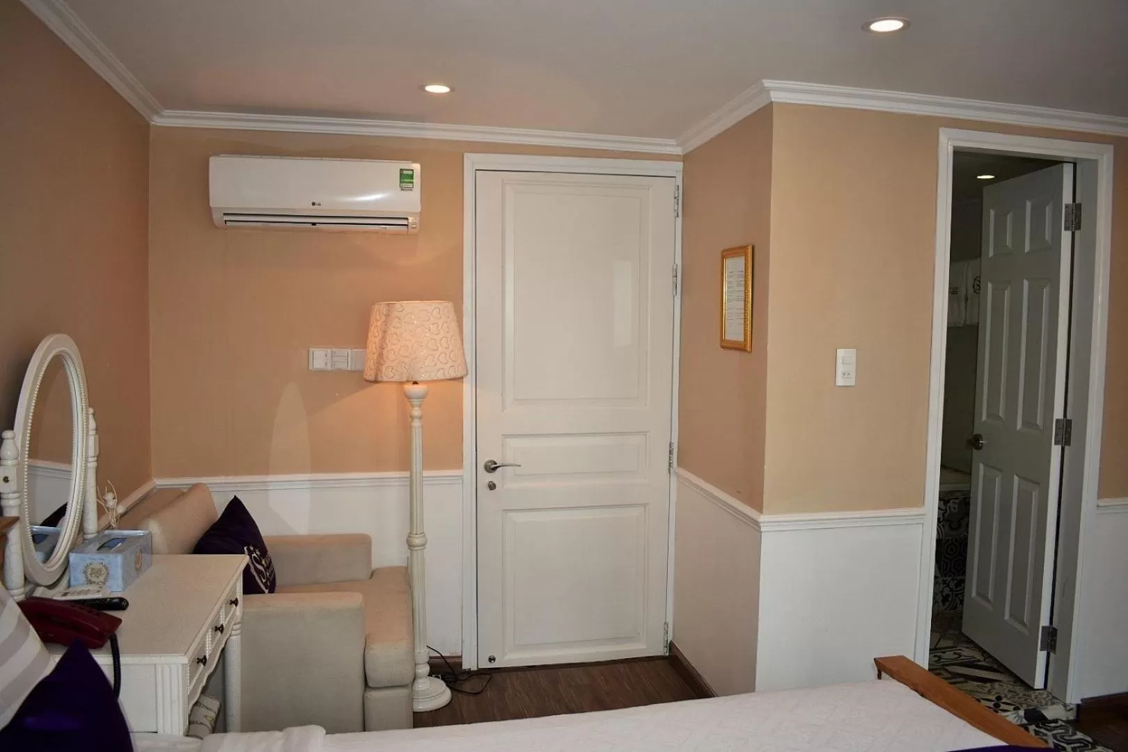 Saigon By Night Luxury Hotel