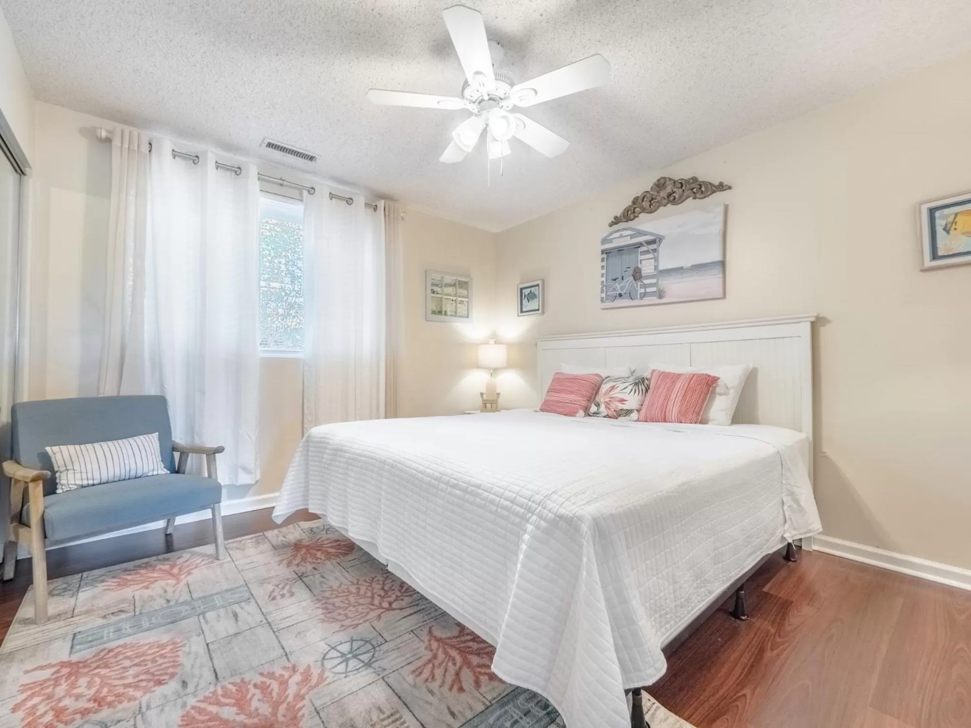 Property building, Bed in The Waterway Pet Friendly by Carolina Retreats