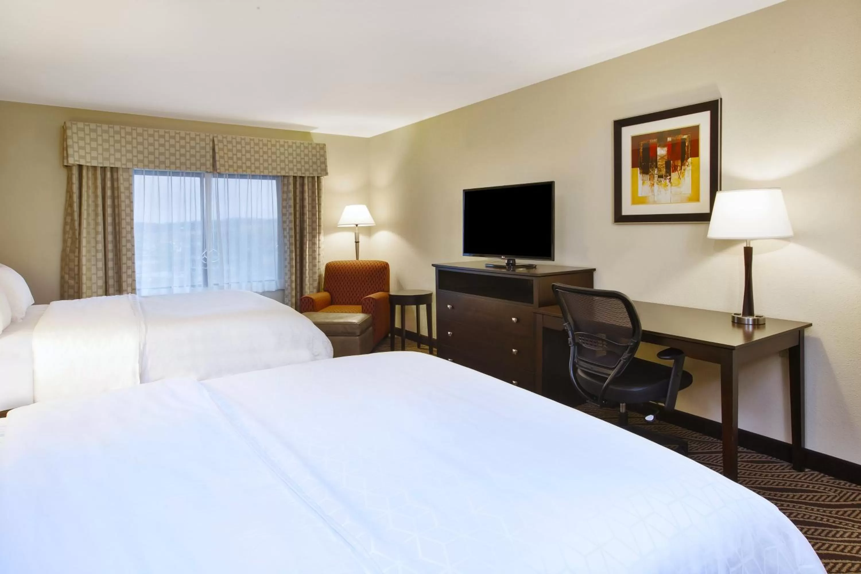 Photo of the whole room, Bed in Holiday Inn Express & Suites Washington - Meadow Lands by IHG