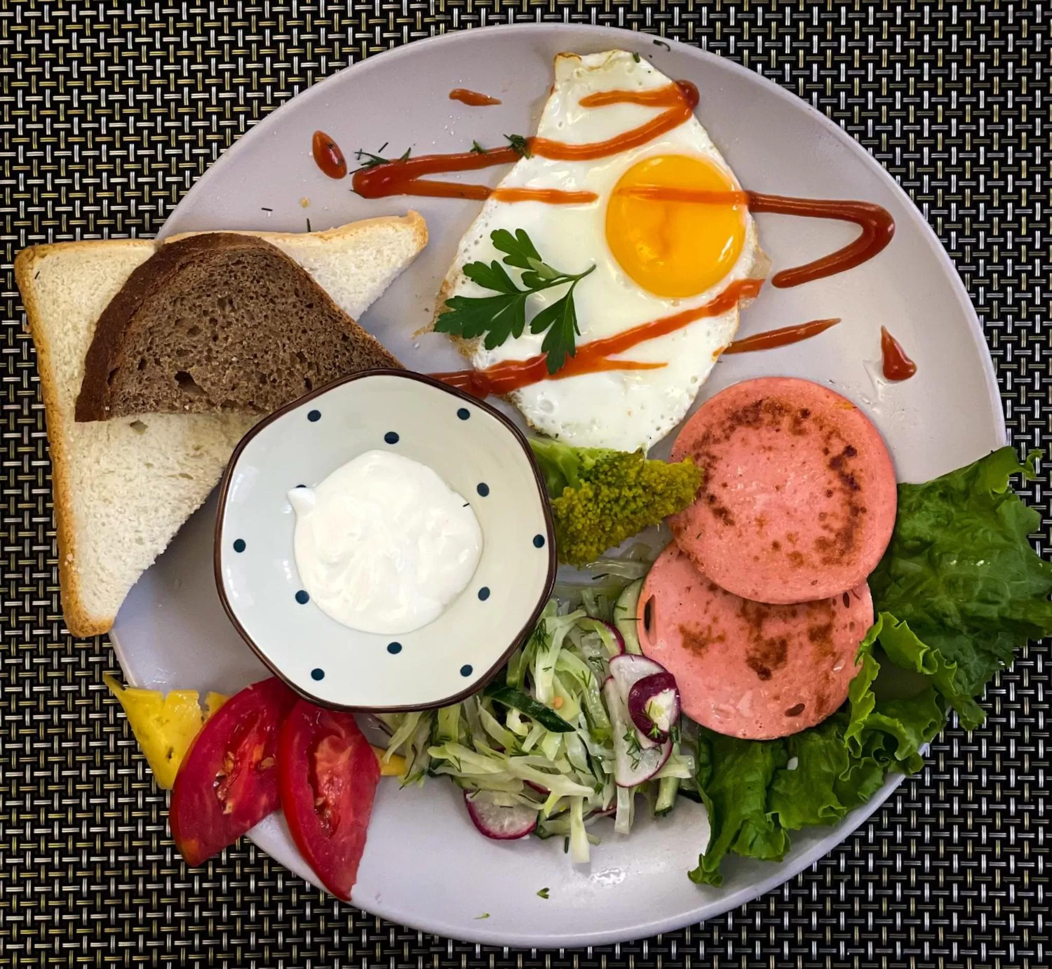 Breakfast in "Rush Hotel"