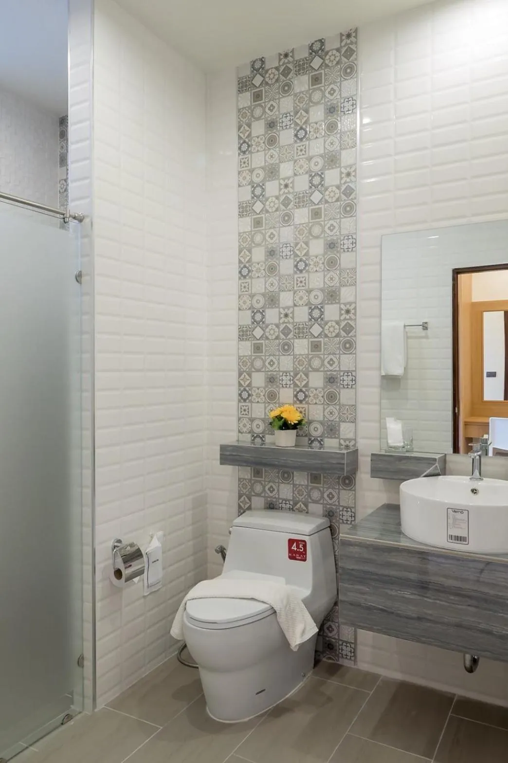 Bathroom in AU Place Hotel