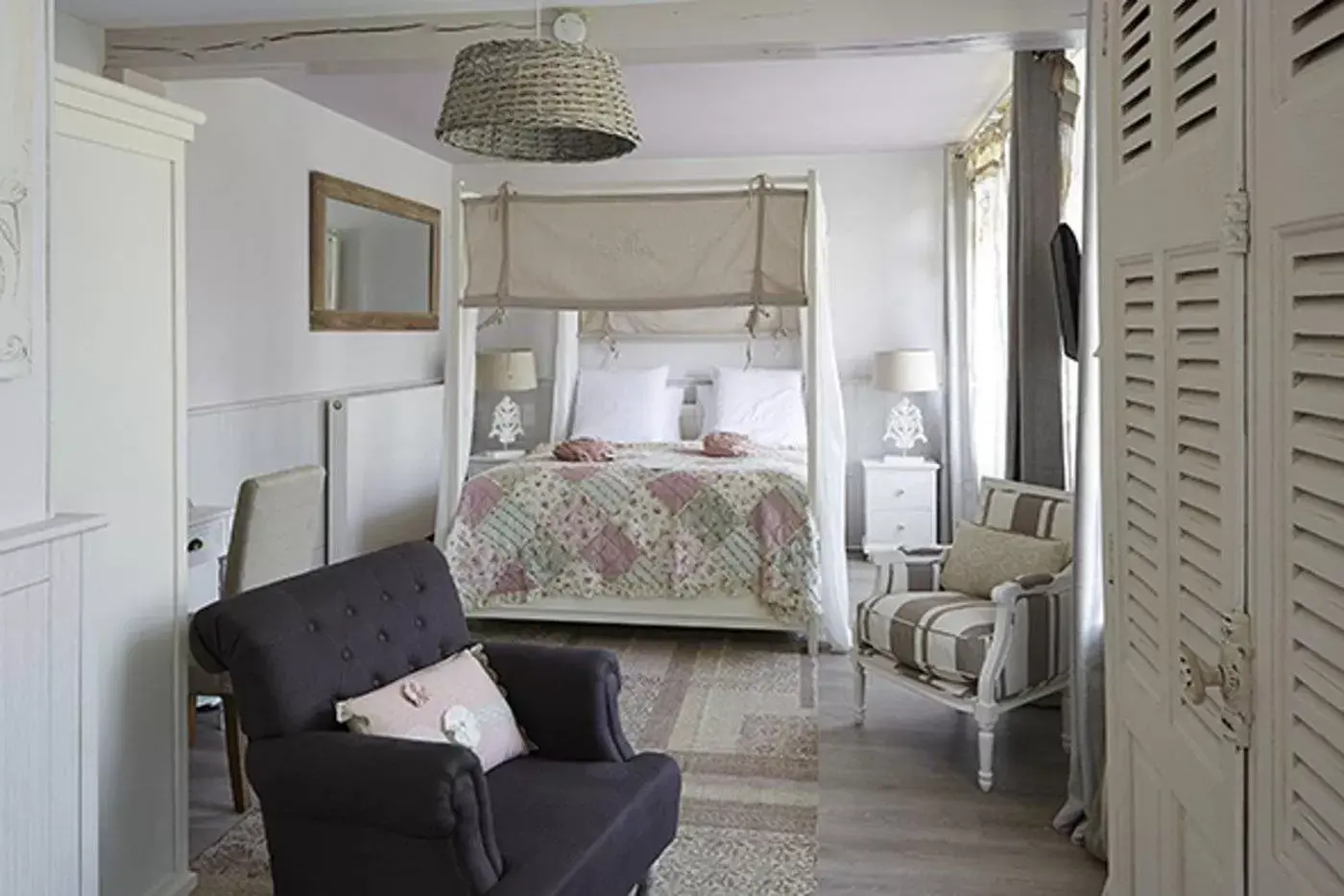 Junior Suite - Villa Hirondelle in The Originals Hôtel Le Cise Restaurant Chambres et Suites Junior Suite - Villa Hirondelle in The Originals Hôtel Le Cise Restaurant Chambres et Suites