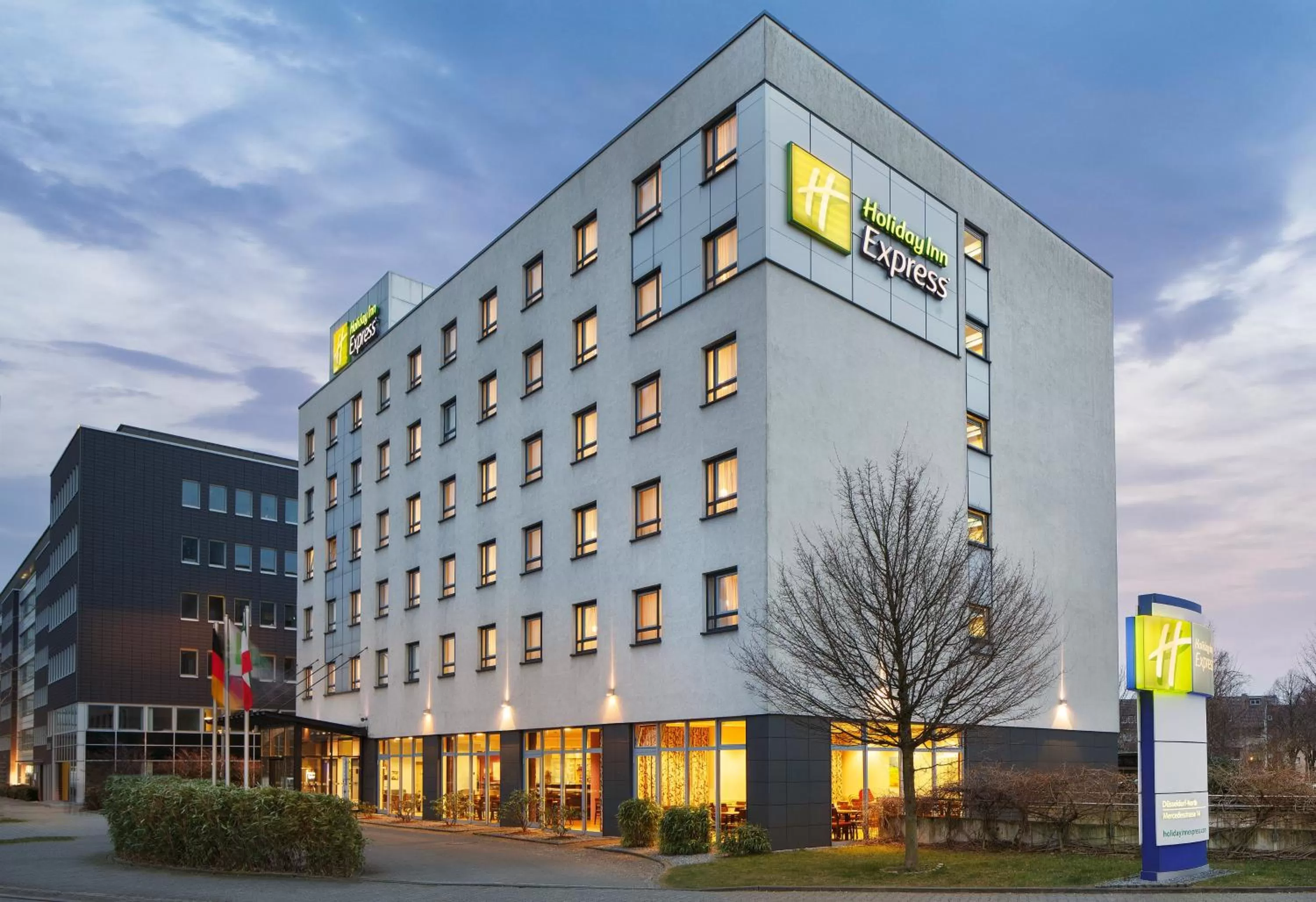 Property building in Holiday Inn Express Düsseldorf - City North by IHG