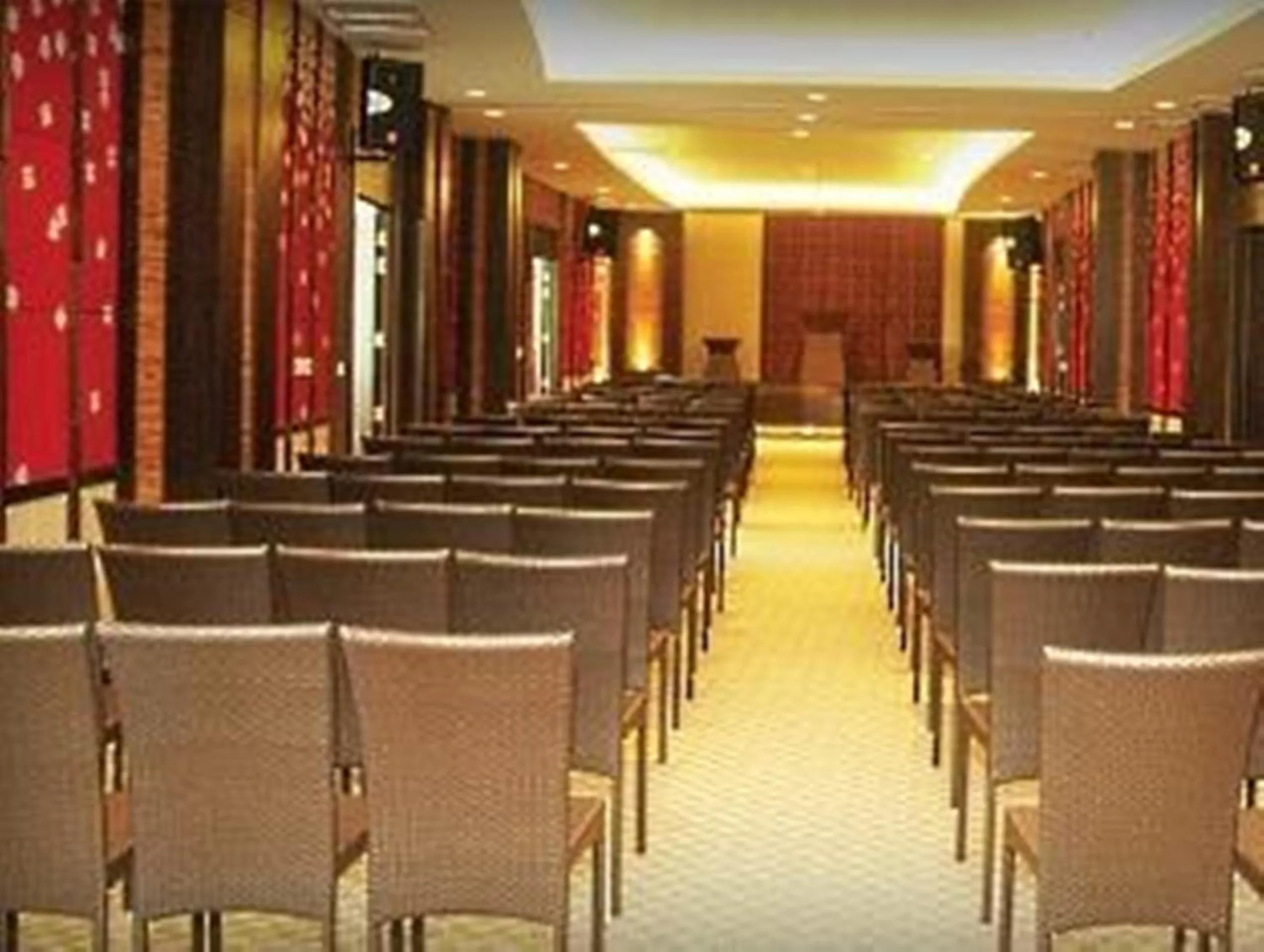 Banquet/Function facilities in Tara Mantra Cha-Am Resort