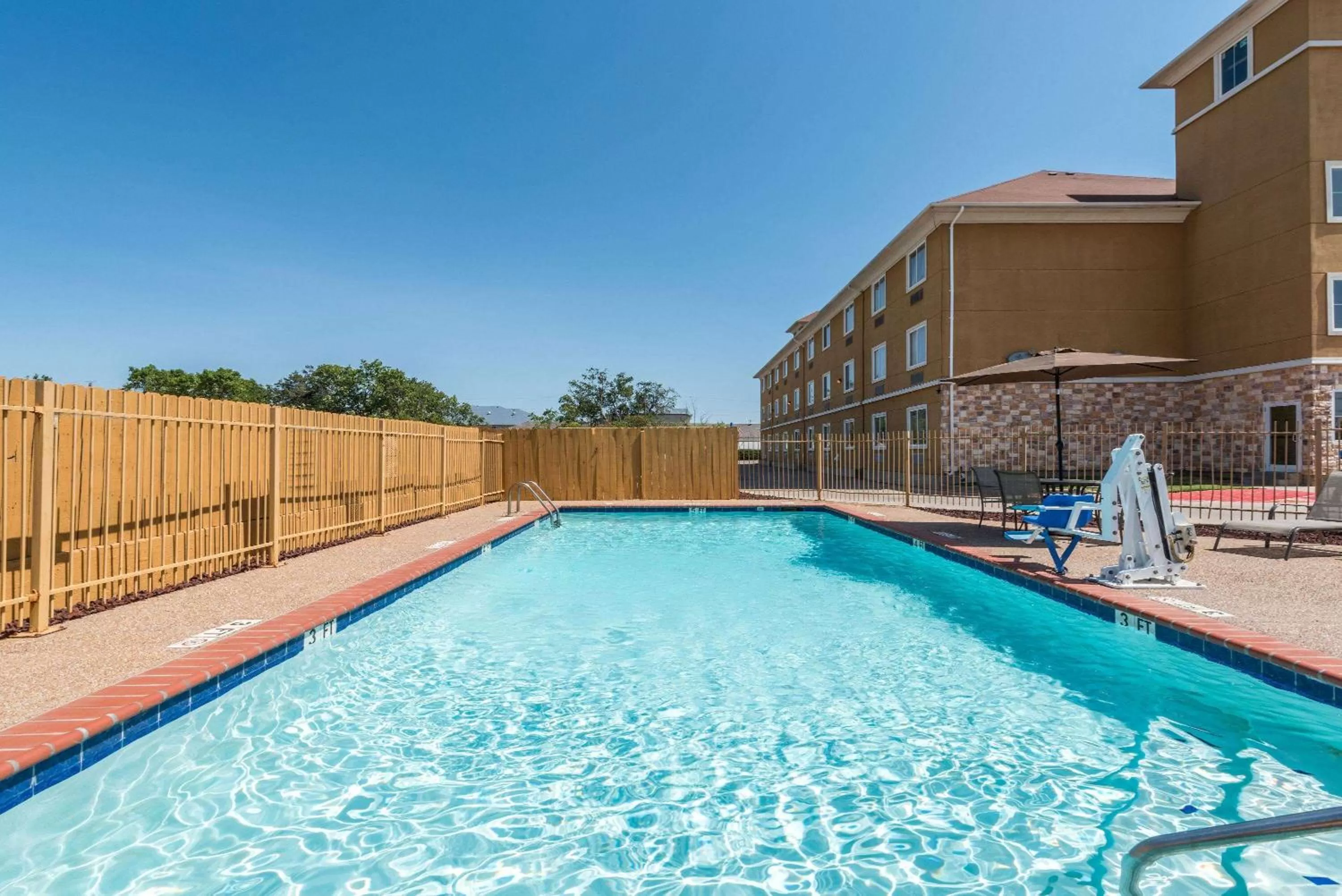 Pool view in Days Inn & Suites by Wyndham Cleburne TX