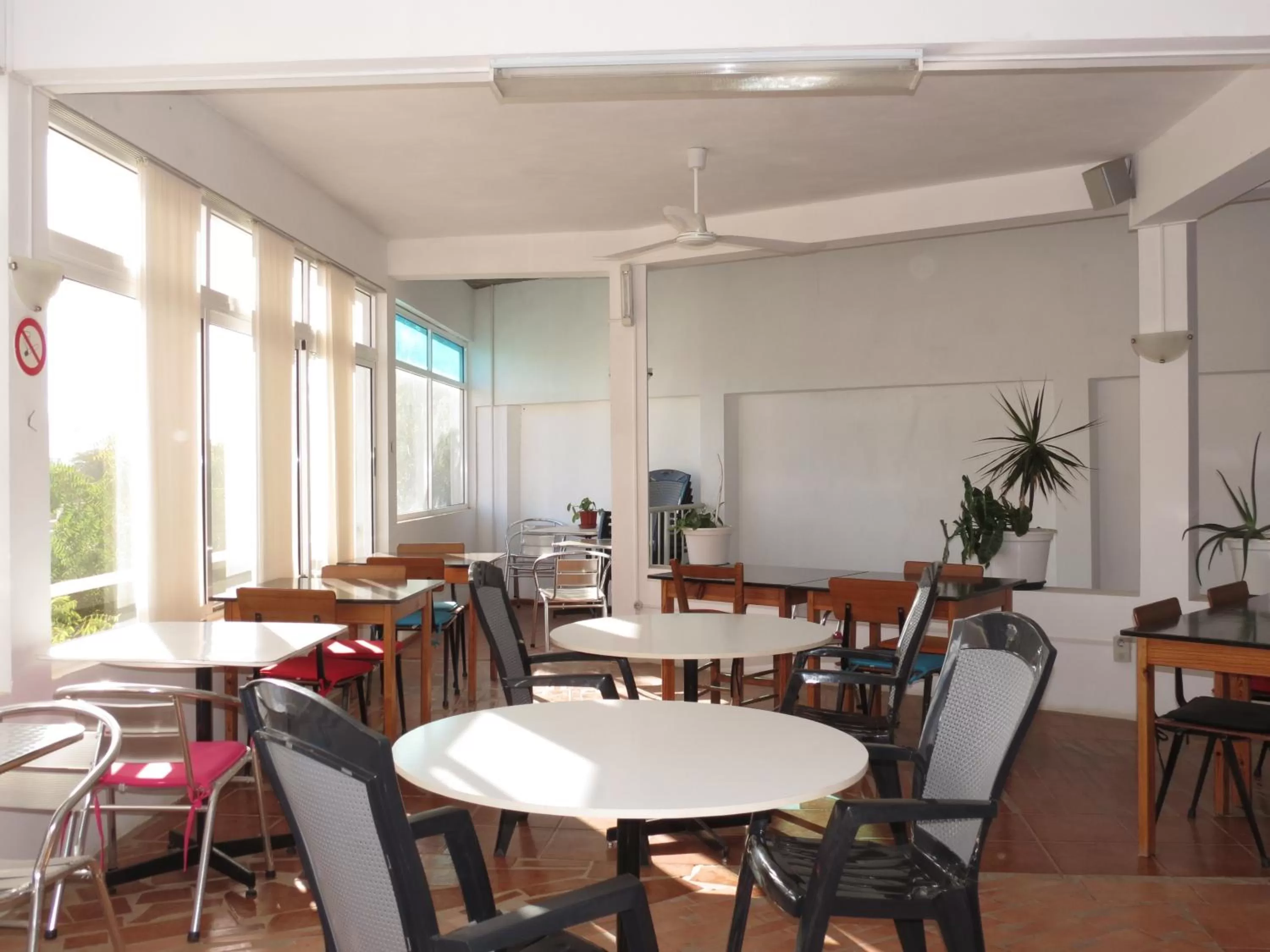 Dining area in Residencial Che Guevara B & B Stop over