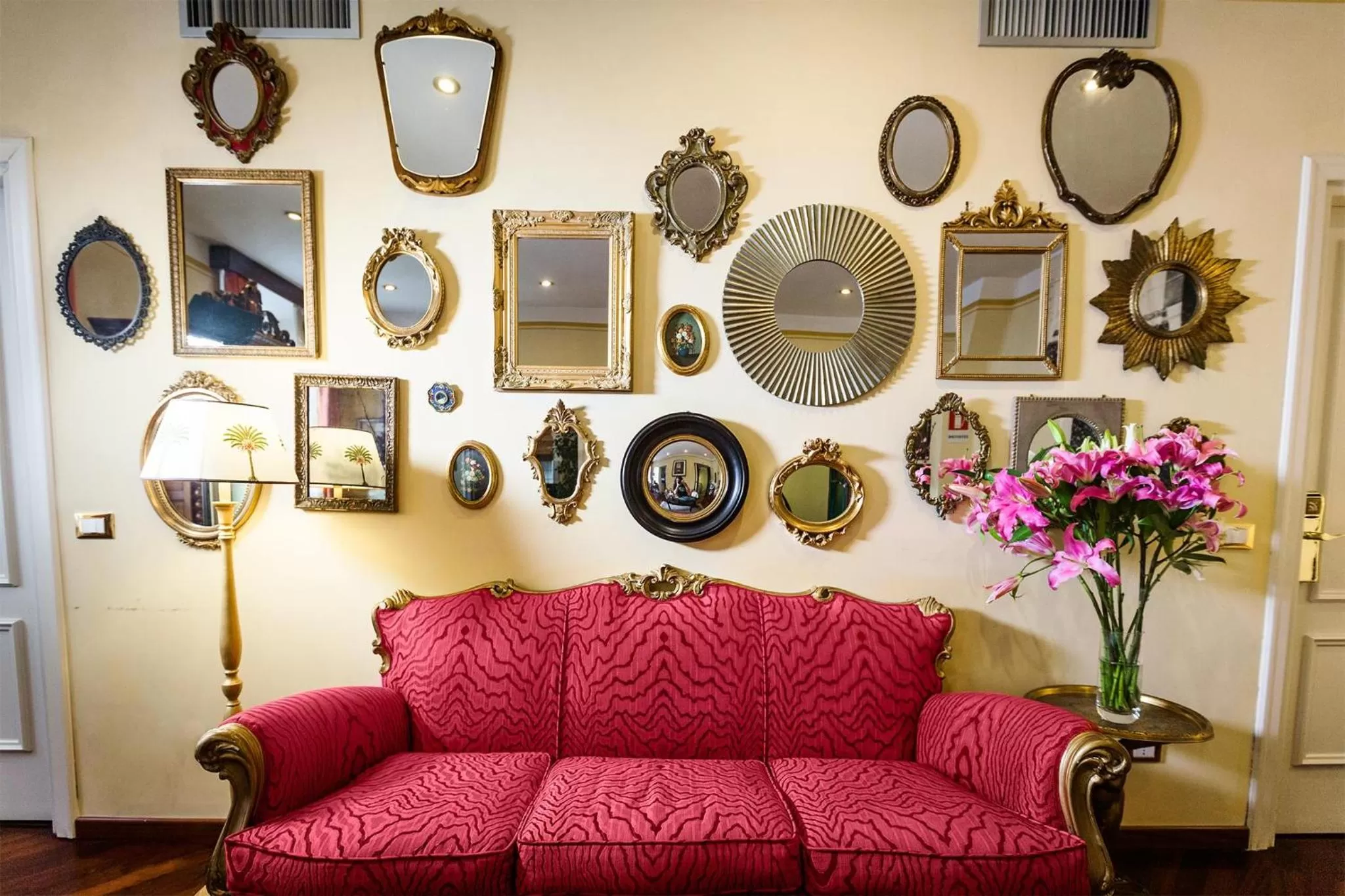 Communal lounge/ TV room in Casa De' Fiori