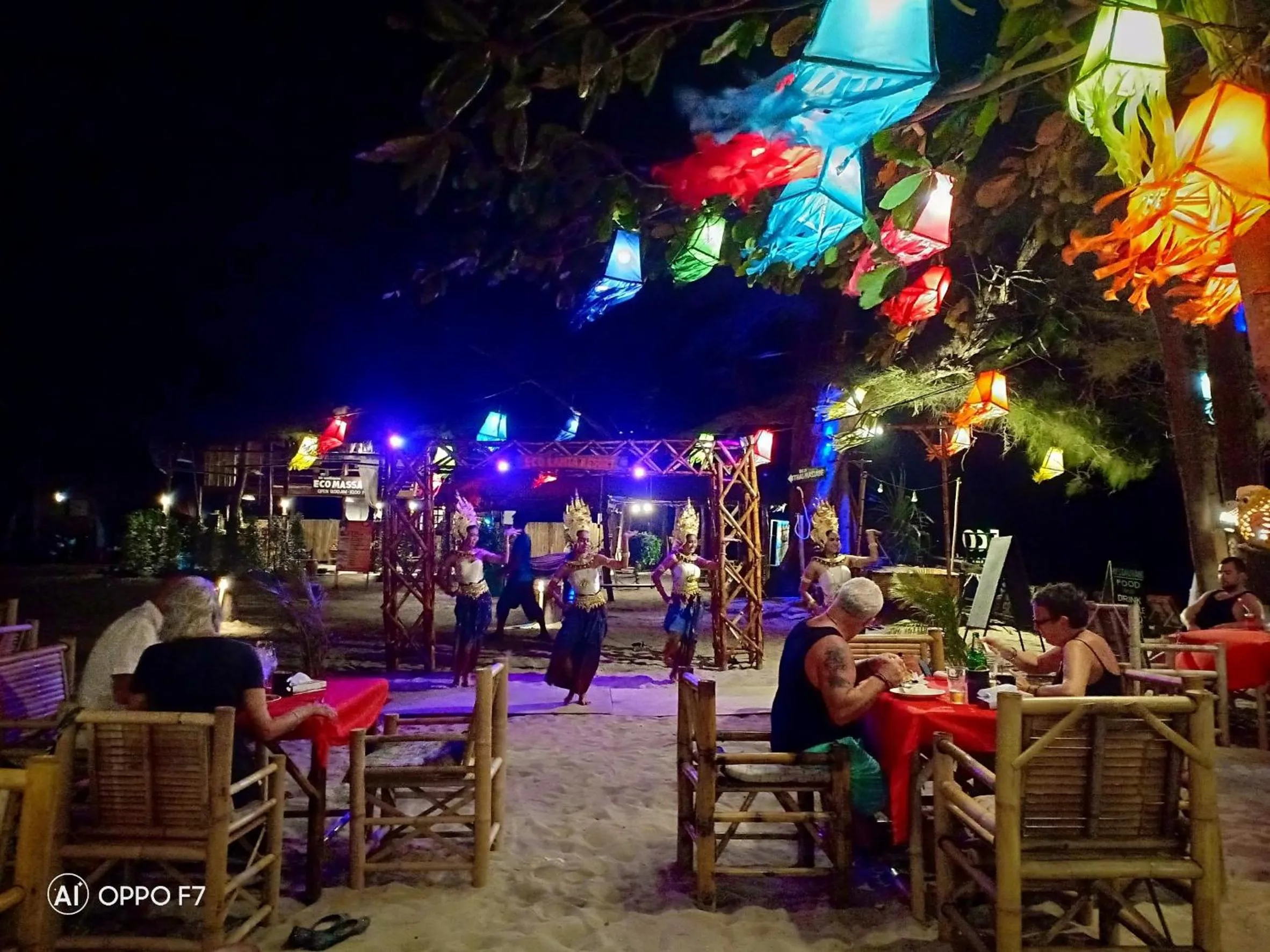 Restaurant/places to eat in Eco Lanta Hideaway Beach Resort