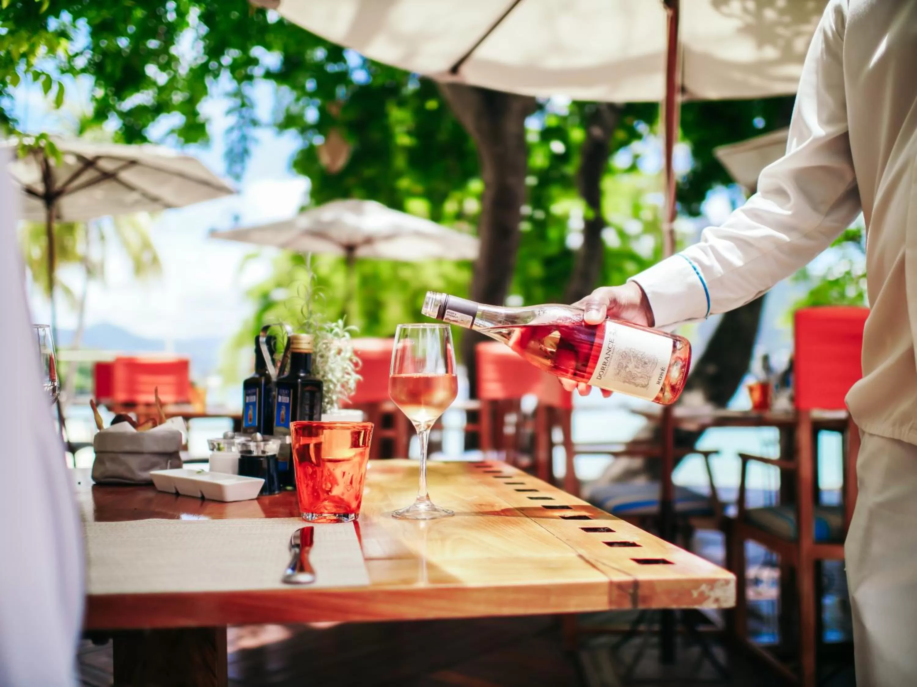 Restaurant/places to eat in Sands Suites Resort & Spa