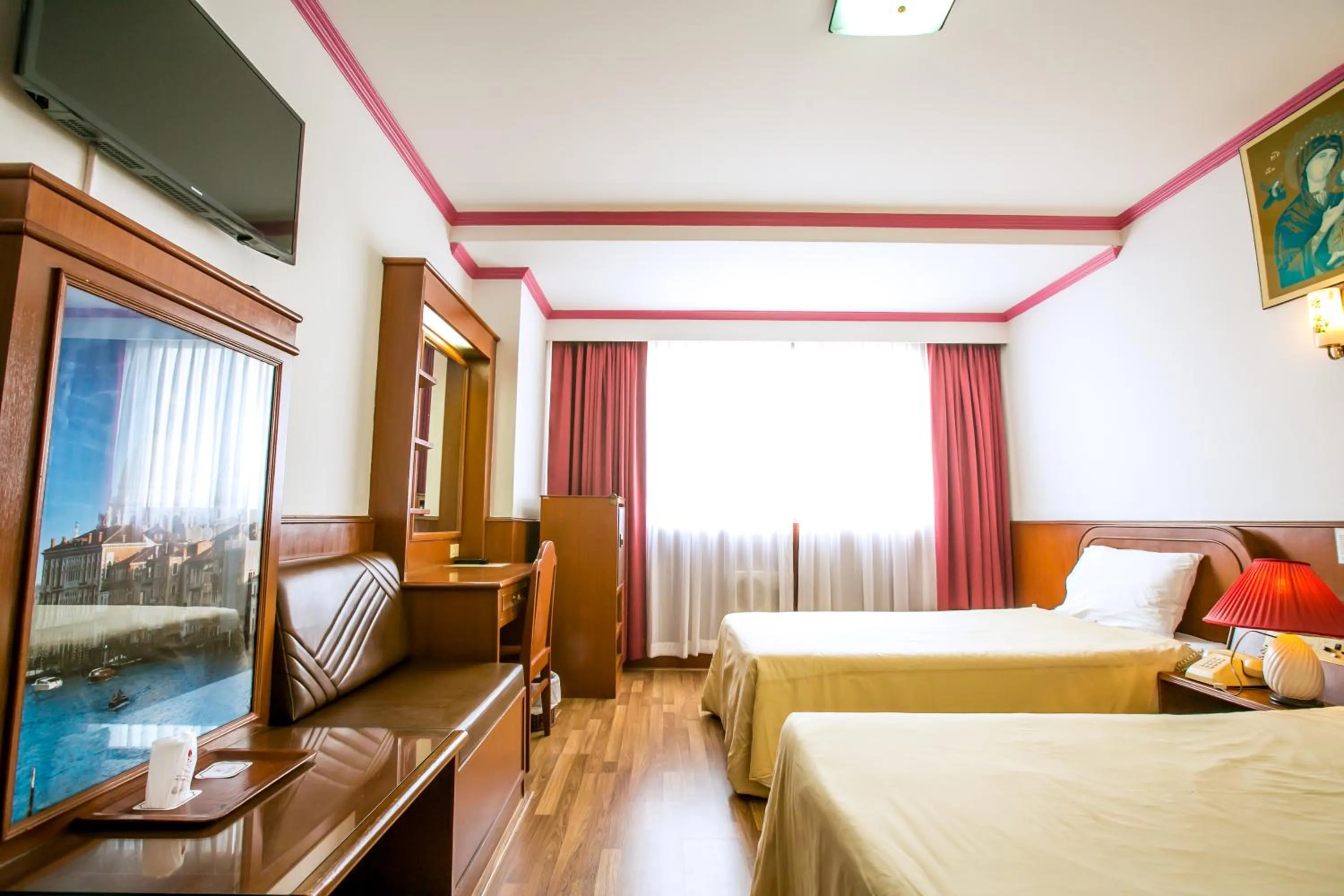 Decorative detail, Bed in Elizabeth Hotel