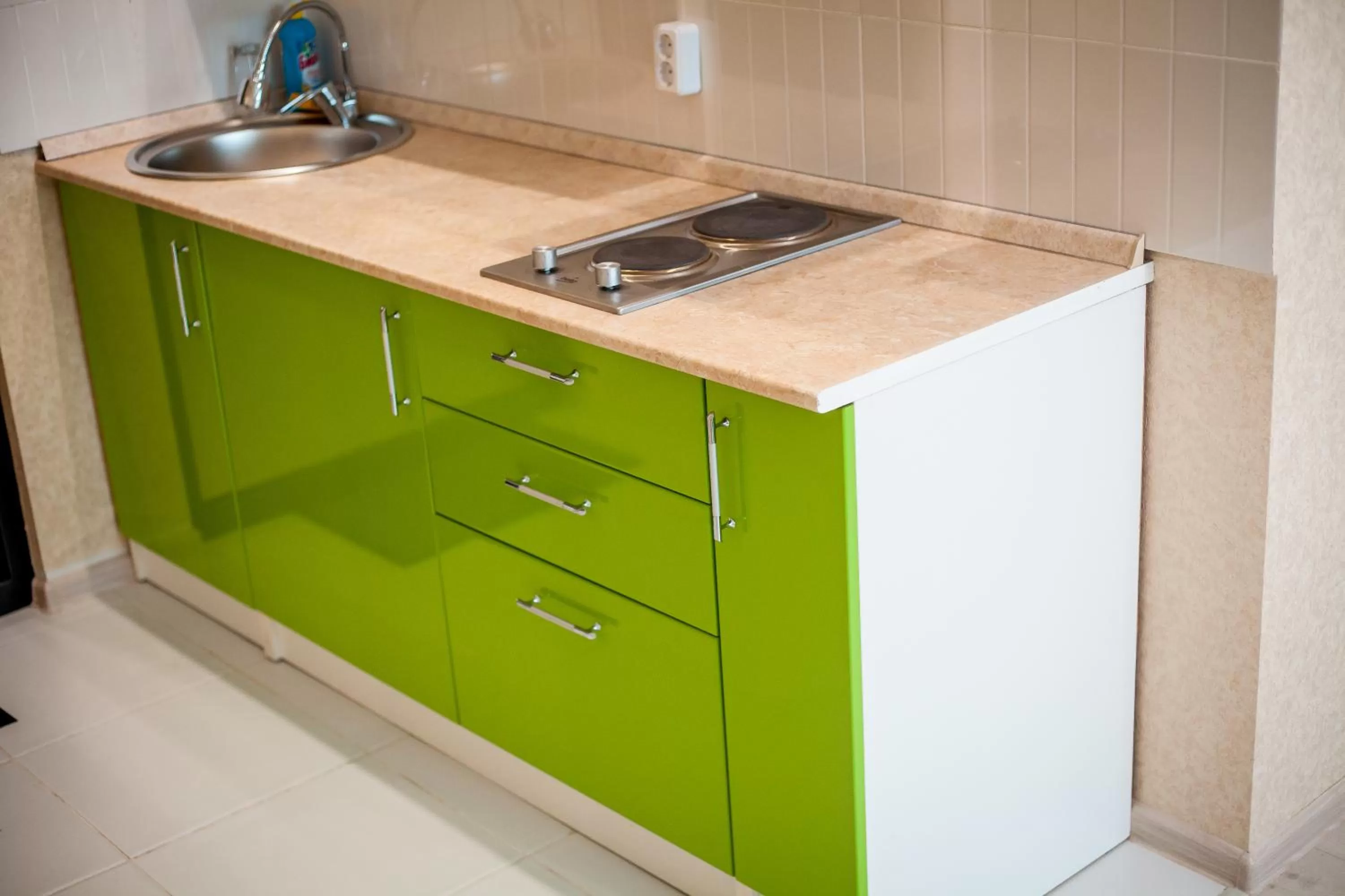 Kitchen/Kitchenette in Bon Mary Hotel