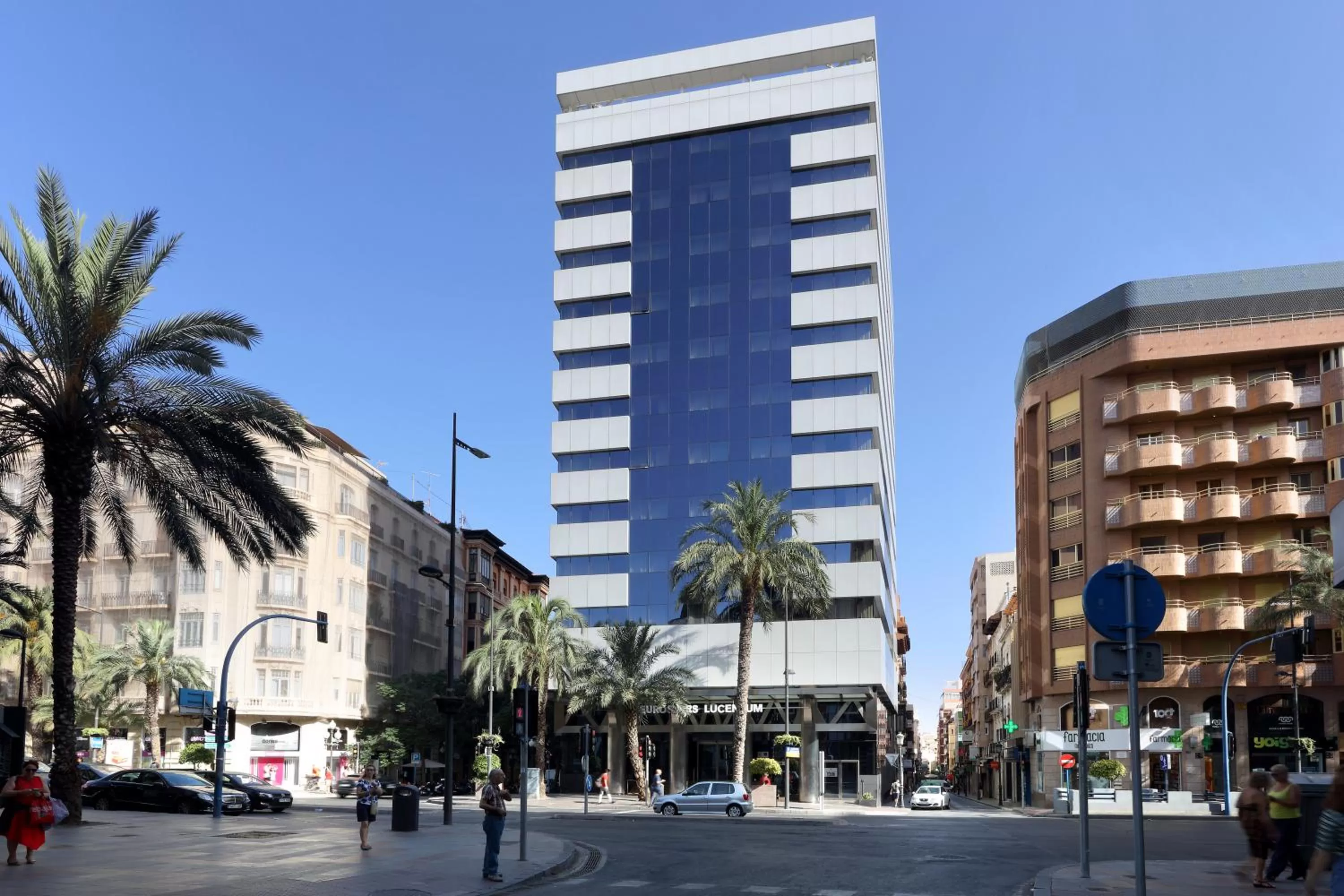 Facade/entrance in Eurostars Lucentum