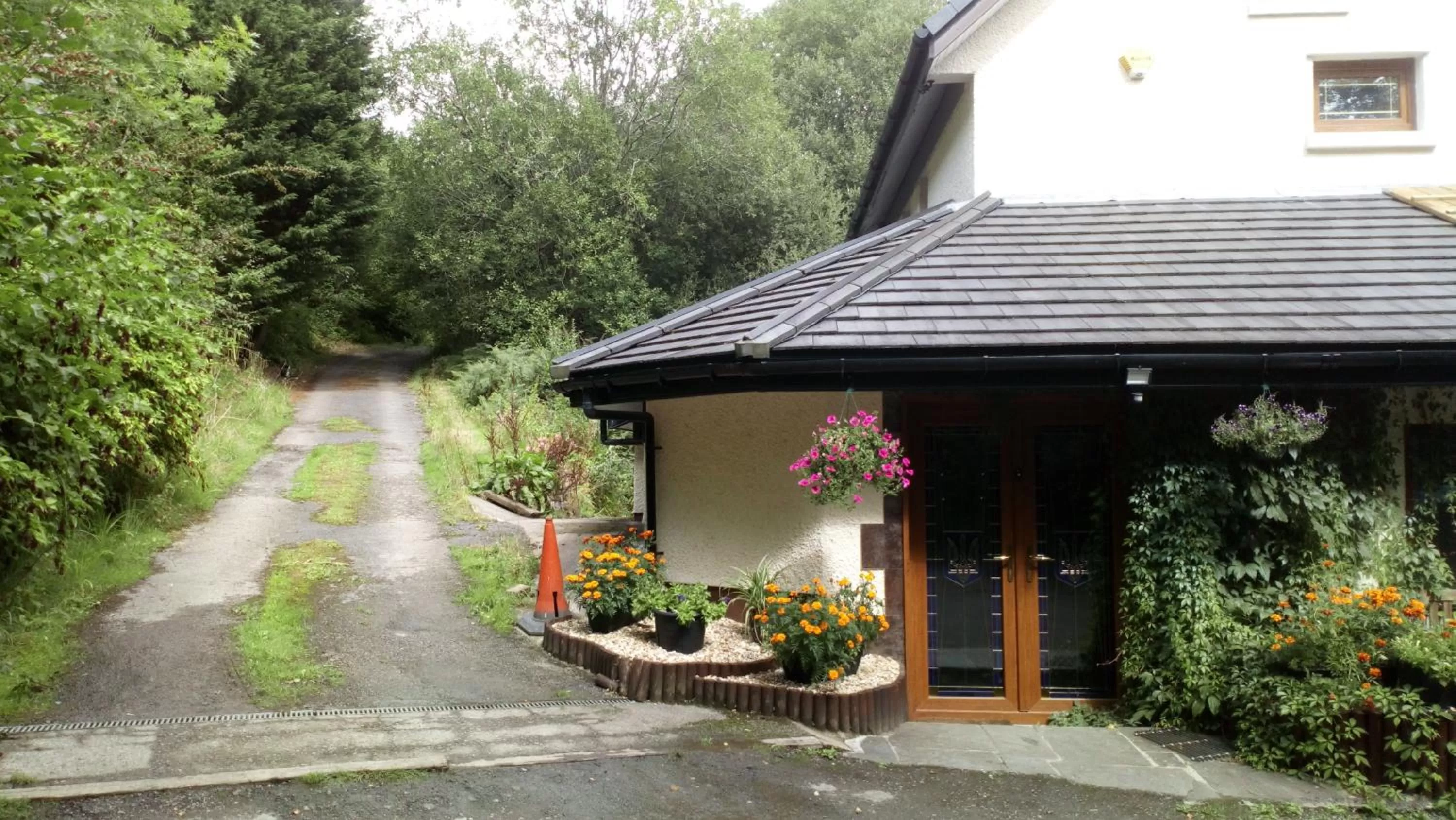 Facade/entrance in Cilbrwyn