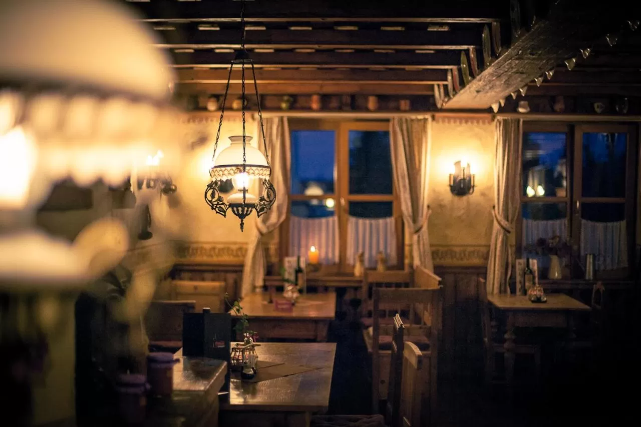 Restaurant/Places to Eat in Huber Panzió