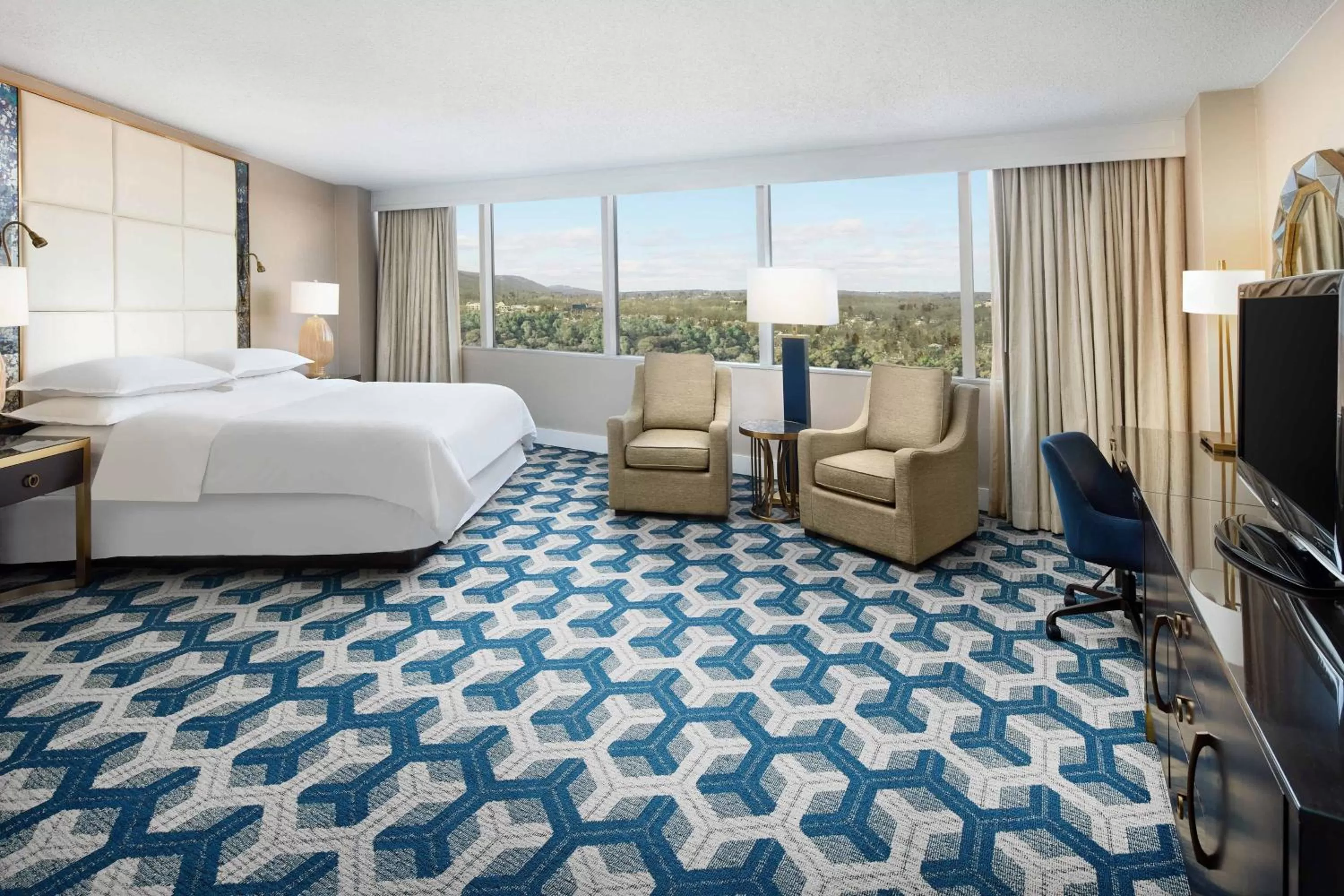 Photo of the whole room in Sheraton Mahwah