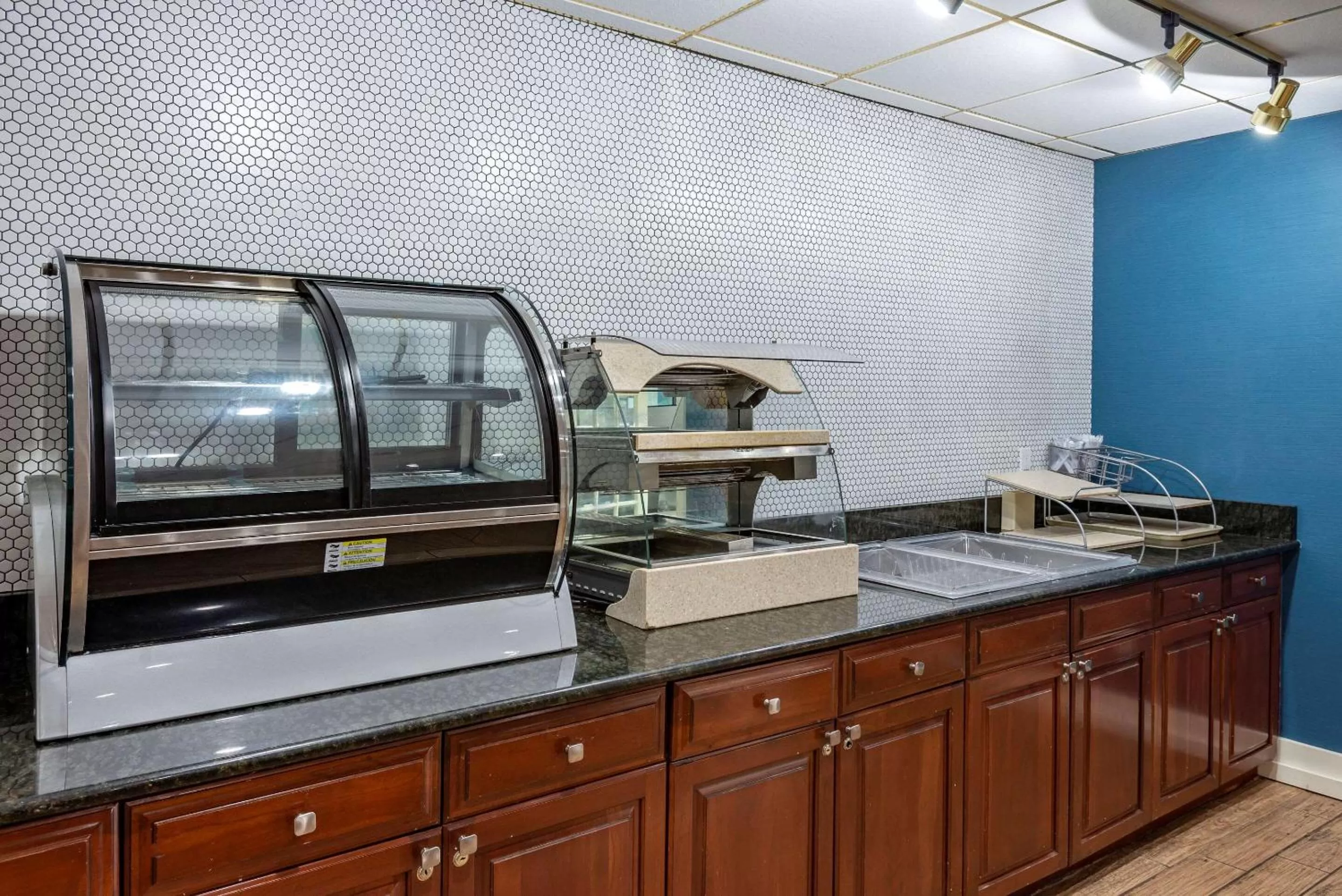 Restaurant/places to eat in Somerset Lofts