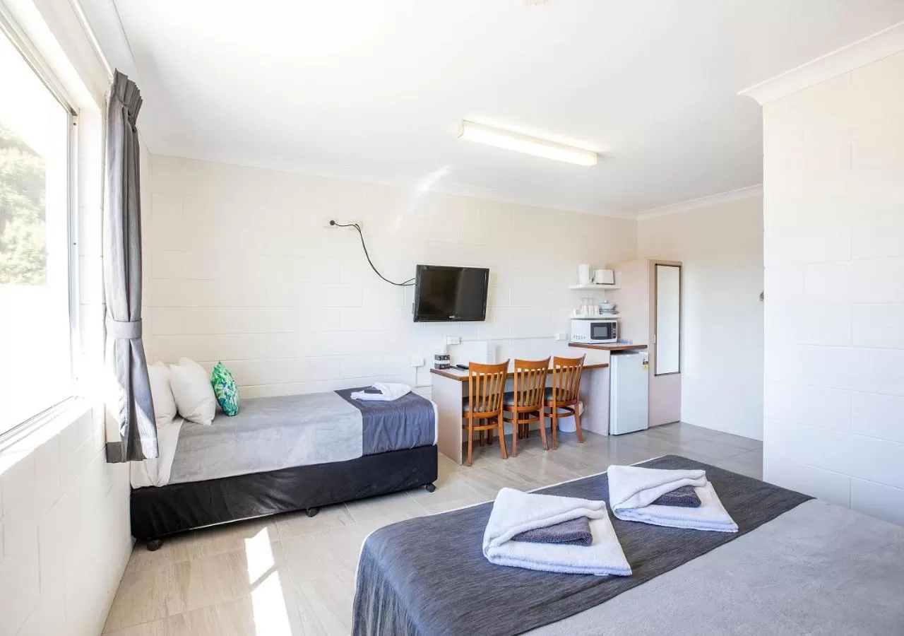 TV and multimedia, Bed in Banjo Paterson Motor Inn