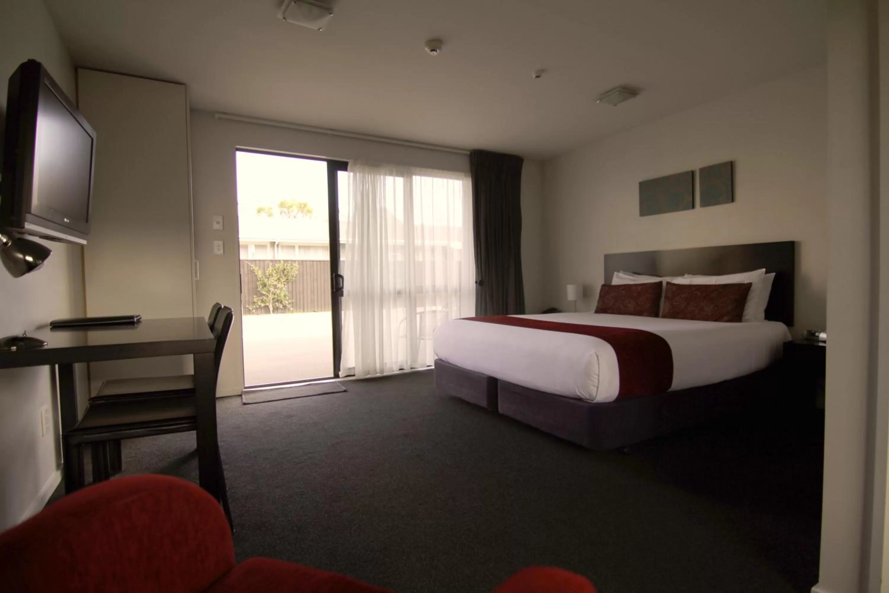 TV and multimedia, Bed in Metropolitan Motel on Riccarton - 2 mins walk to Westfield