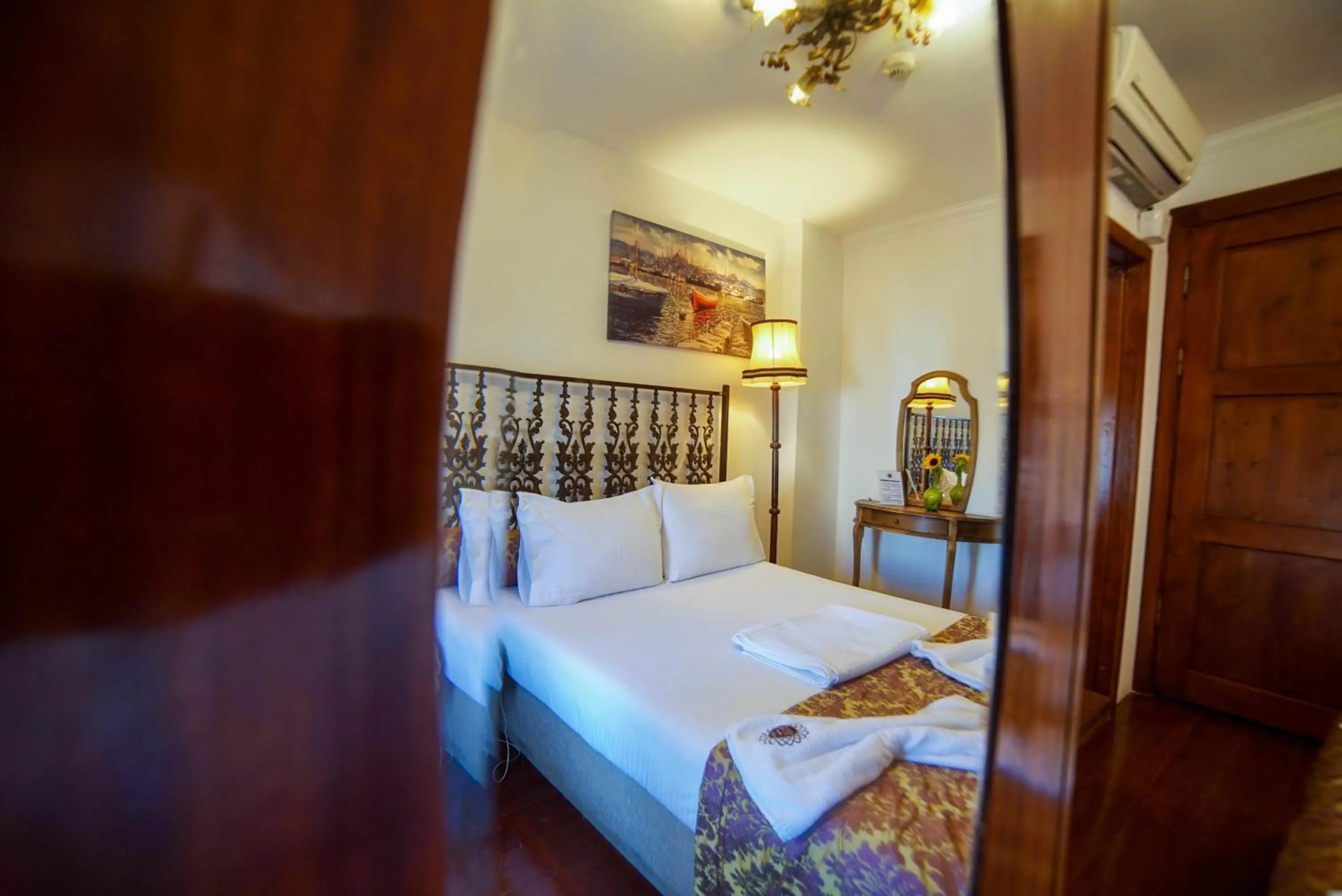 Decorative detail, Bed in Sarnıç Butik Otel