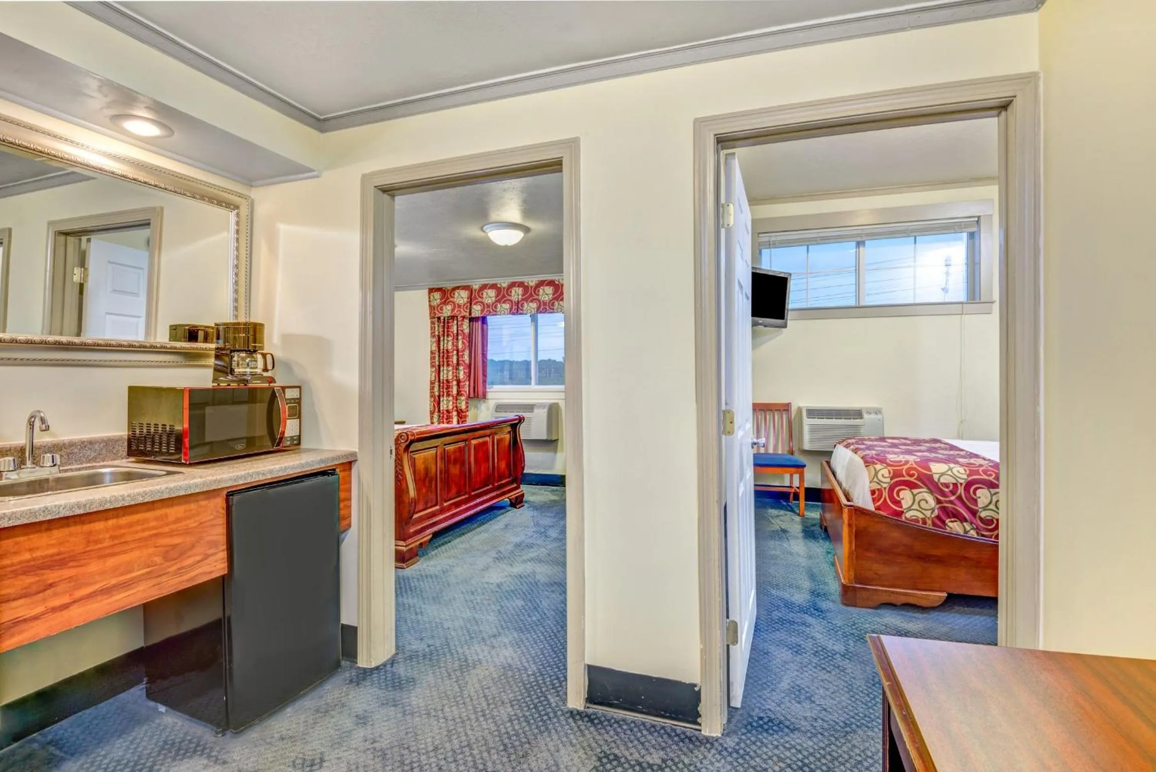 Photo of the whole room in Days Inn by Wyndham Airport/Maine Mall