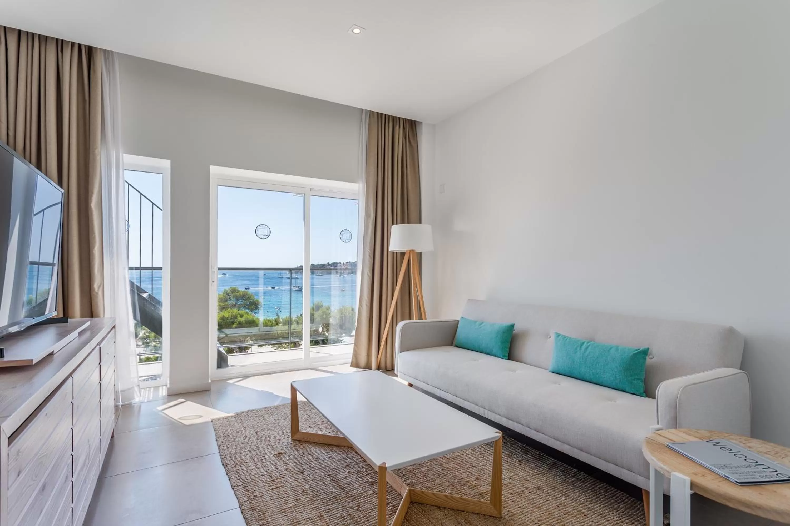 Living room in FERGUS Style Palmanova - Adults Only