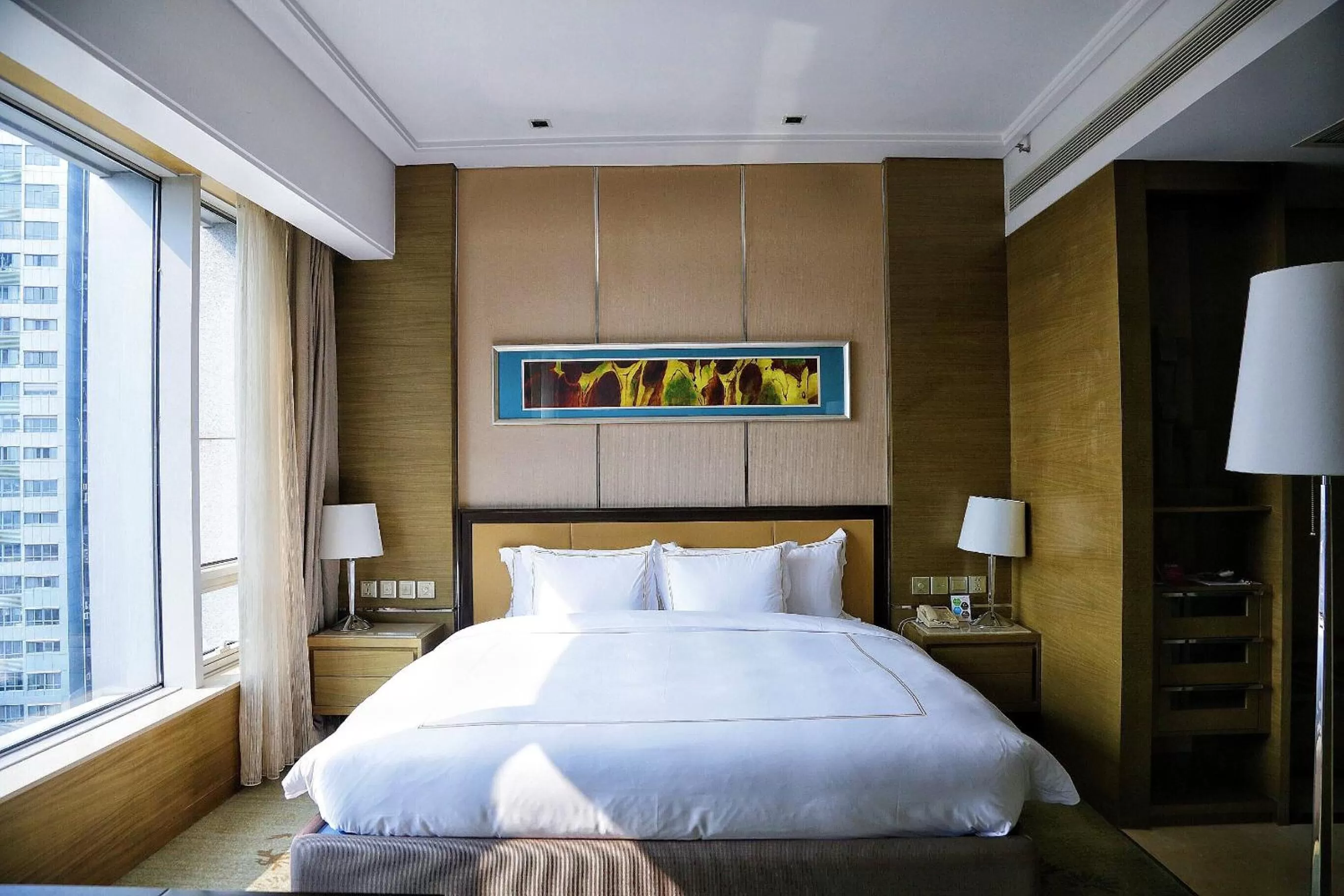 Photo of the whole room, Bed in Crowne Plaza Nanjing Jiangning by IHG