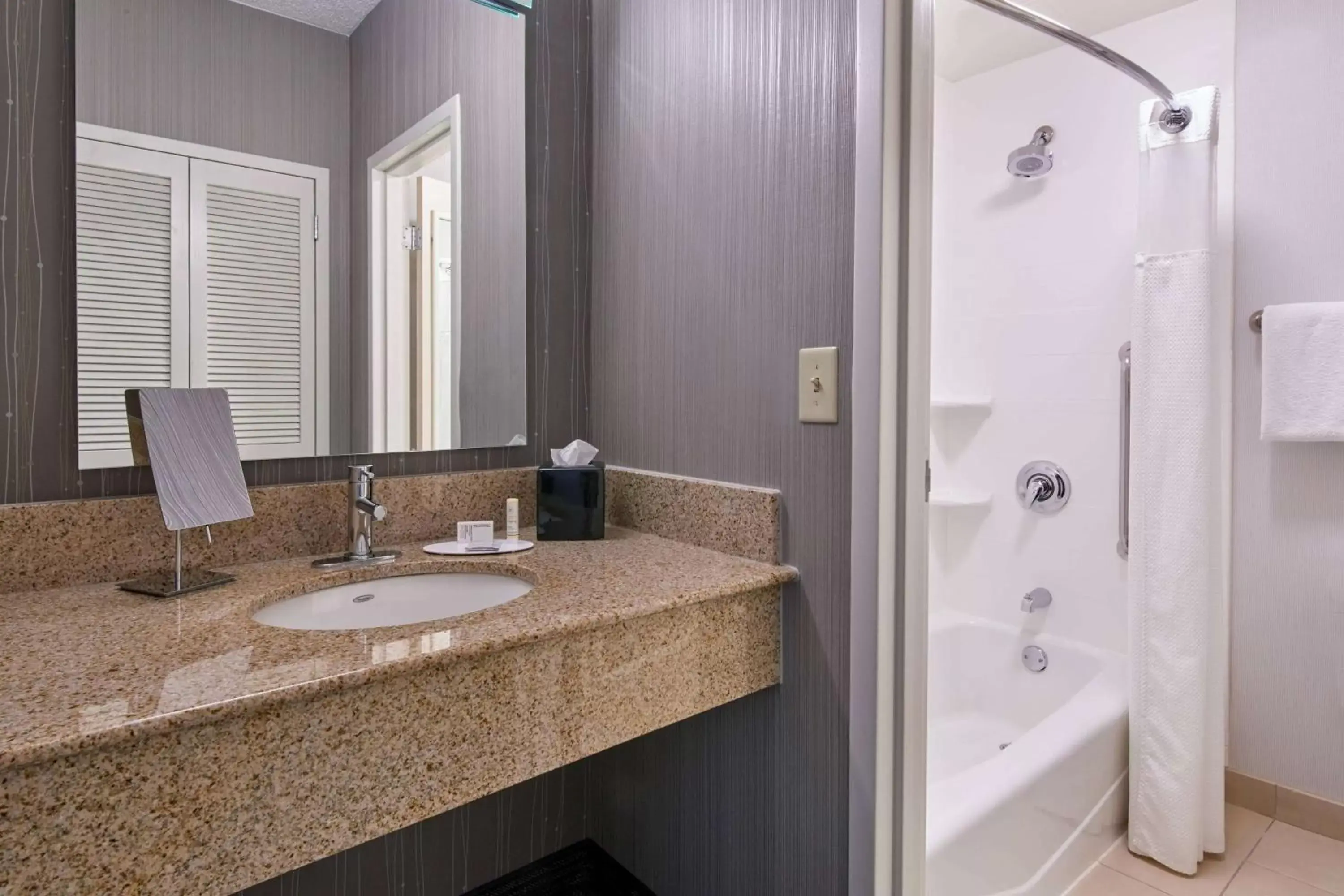 One Bedroom Suite King with Tub - Mobility/Hearing Accessible in Sonesta Select Minneapolis Eden Prairie One Bedroom Suite King with Tub - Mobility/Hearing Accessible in Sonesta Select Minneapolis Eden Prairie