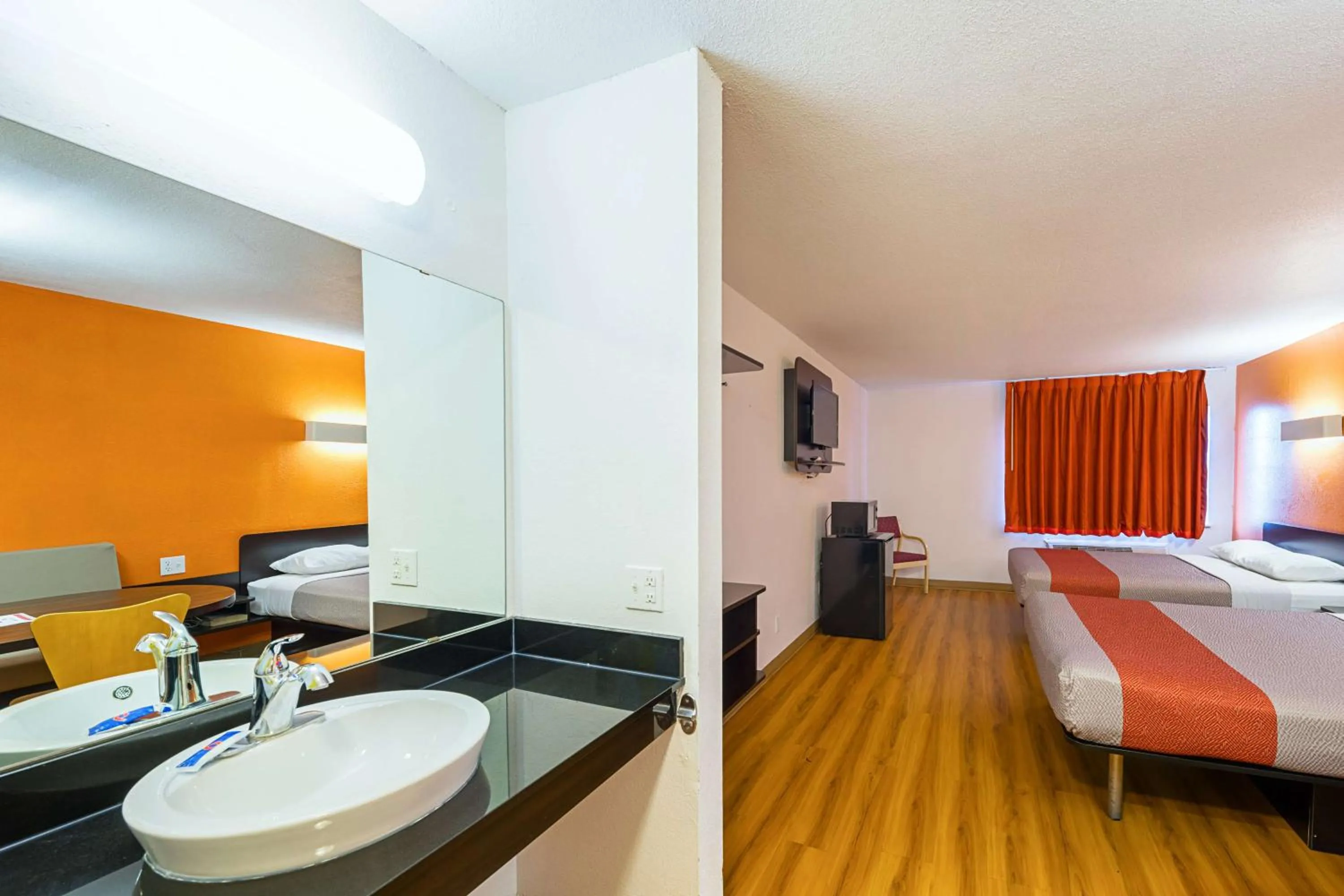 Photo of the whole room, Bed in Motel 6-Amarillo, TX