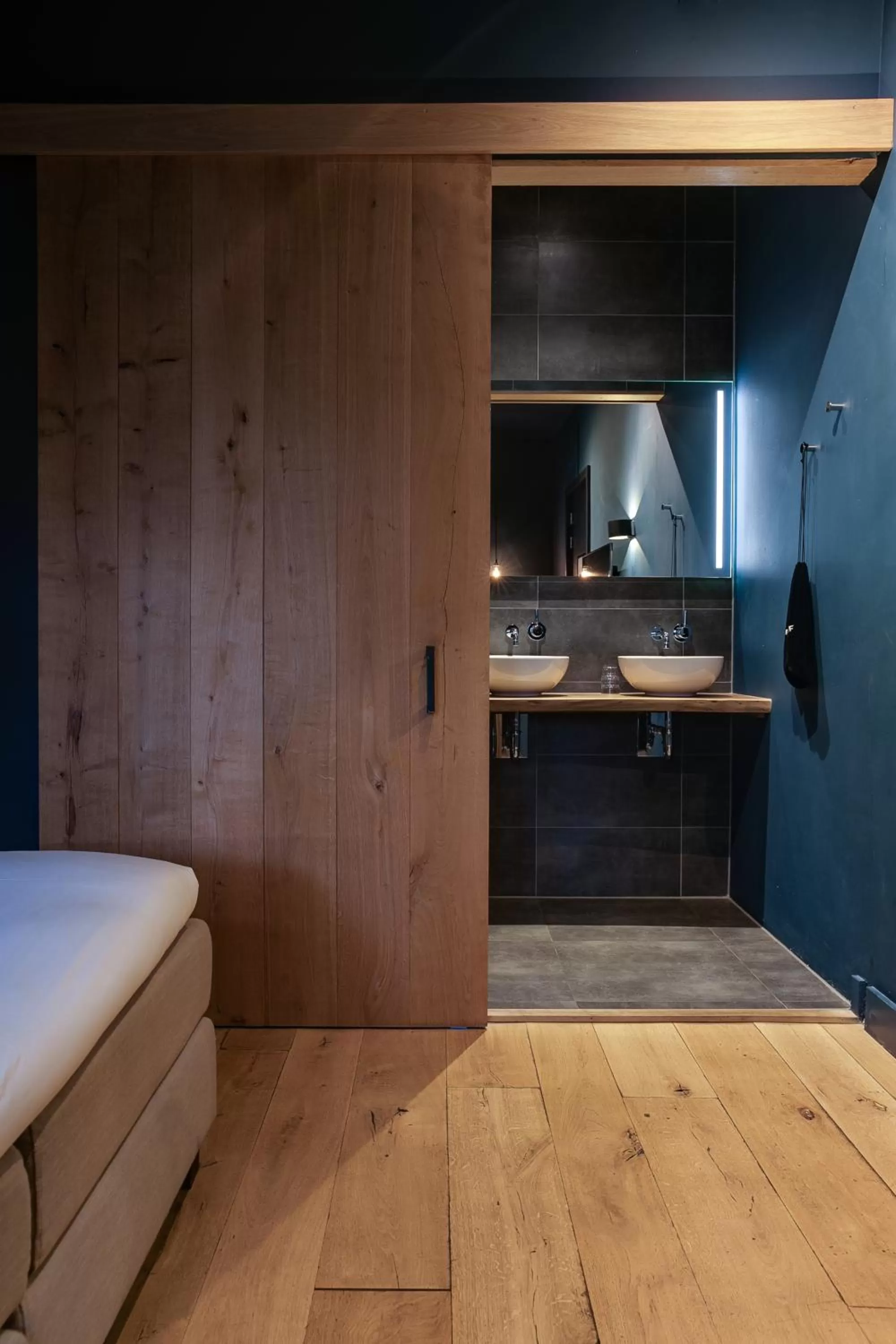 Bathroom, Bed in Vesting Hotel Naarden