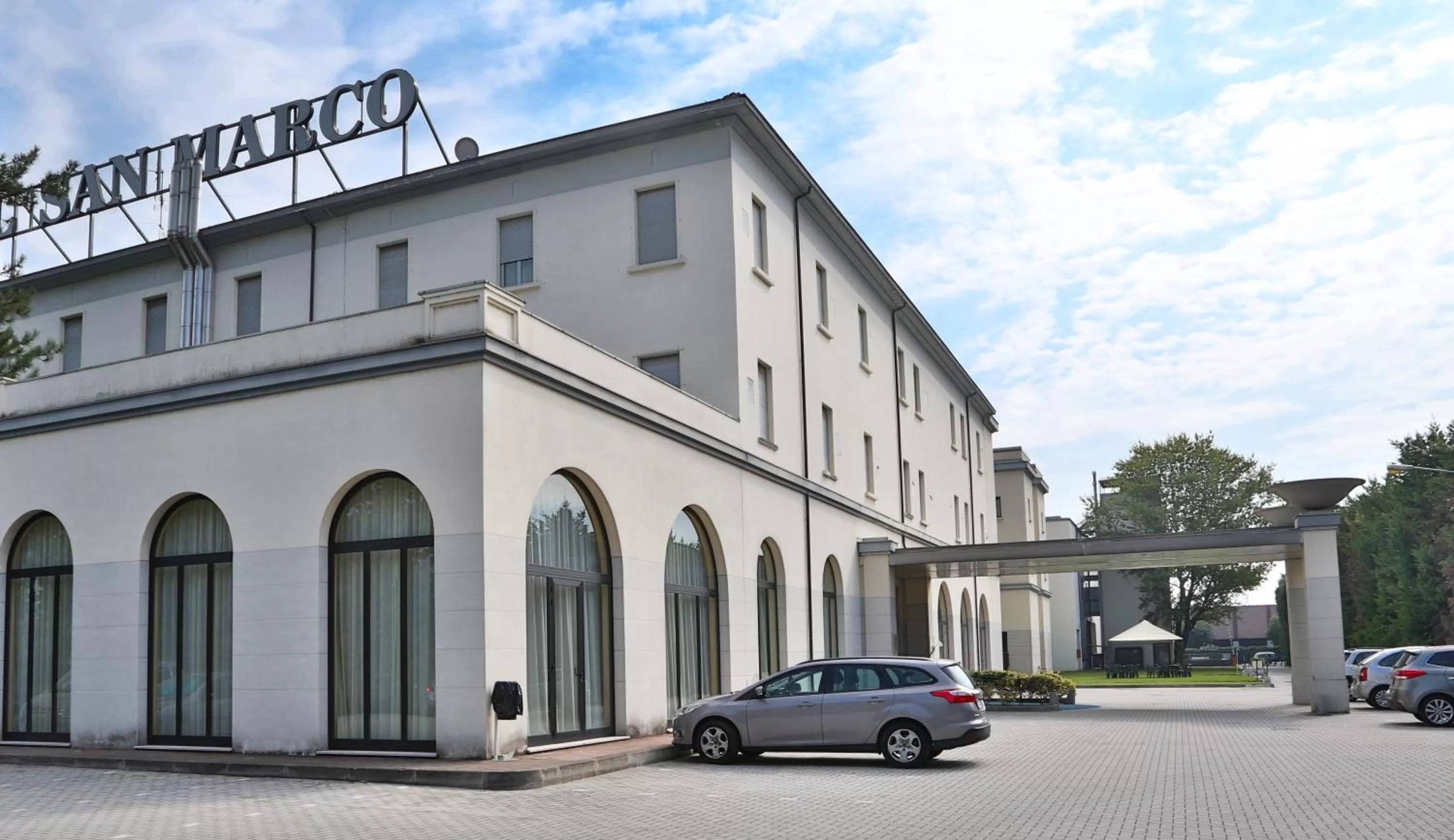 Facade/entrance in Hotel San Marco & Formula Club