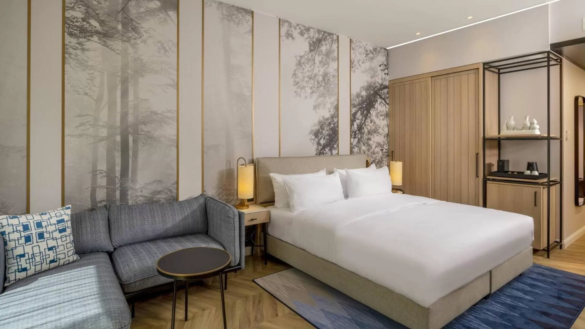 Bed in DoubleTree by Hilton Berlin Ku'damm