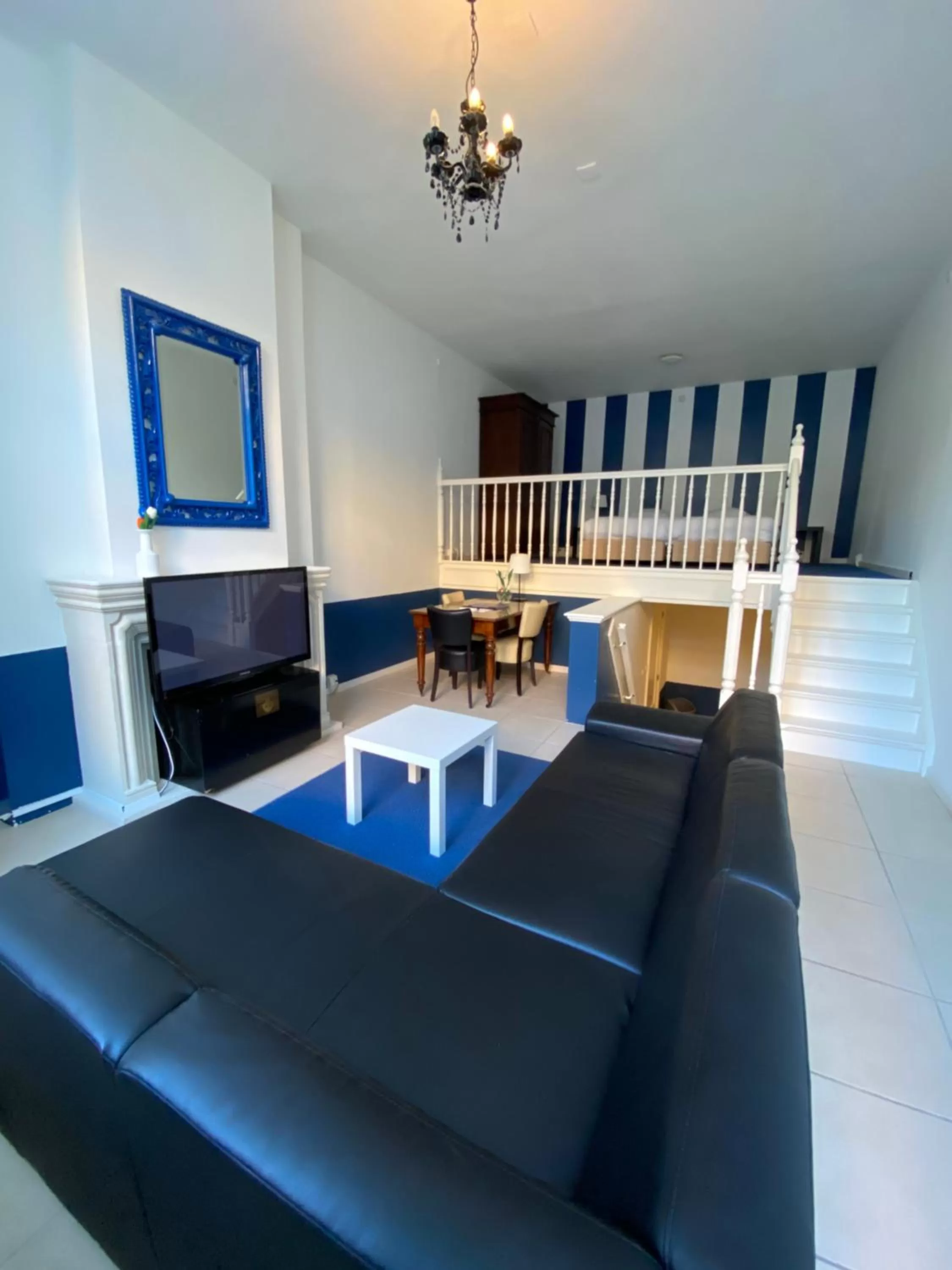 View (from property/room), Bed in Hotel Bridges House - Delft City Centre